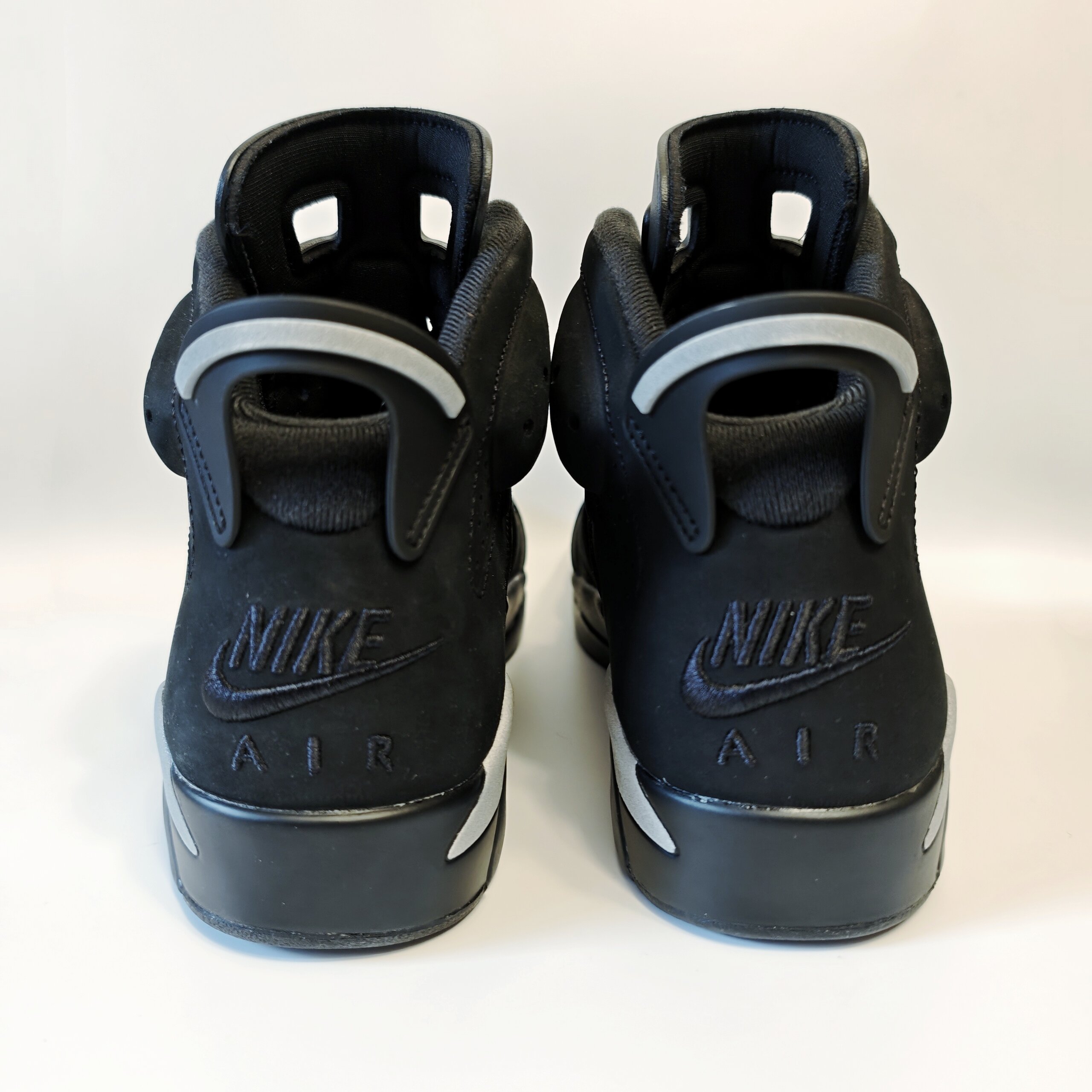 Air Jordan 6 'Cap & Gown' (2026) photo 4