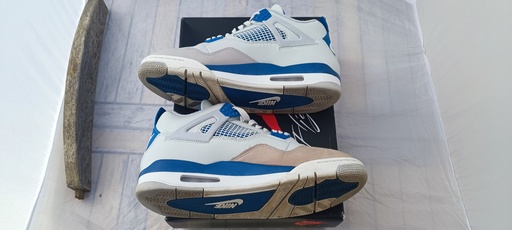 Air Jordan 4 'Military Blue/Industrial Blue' (2024)