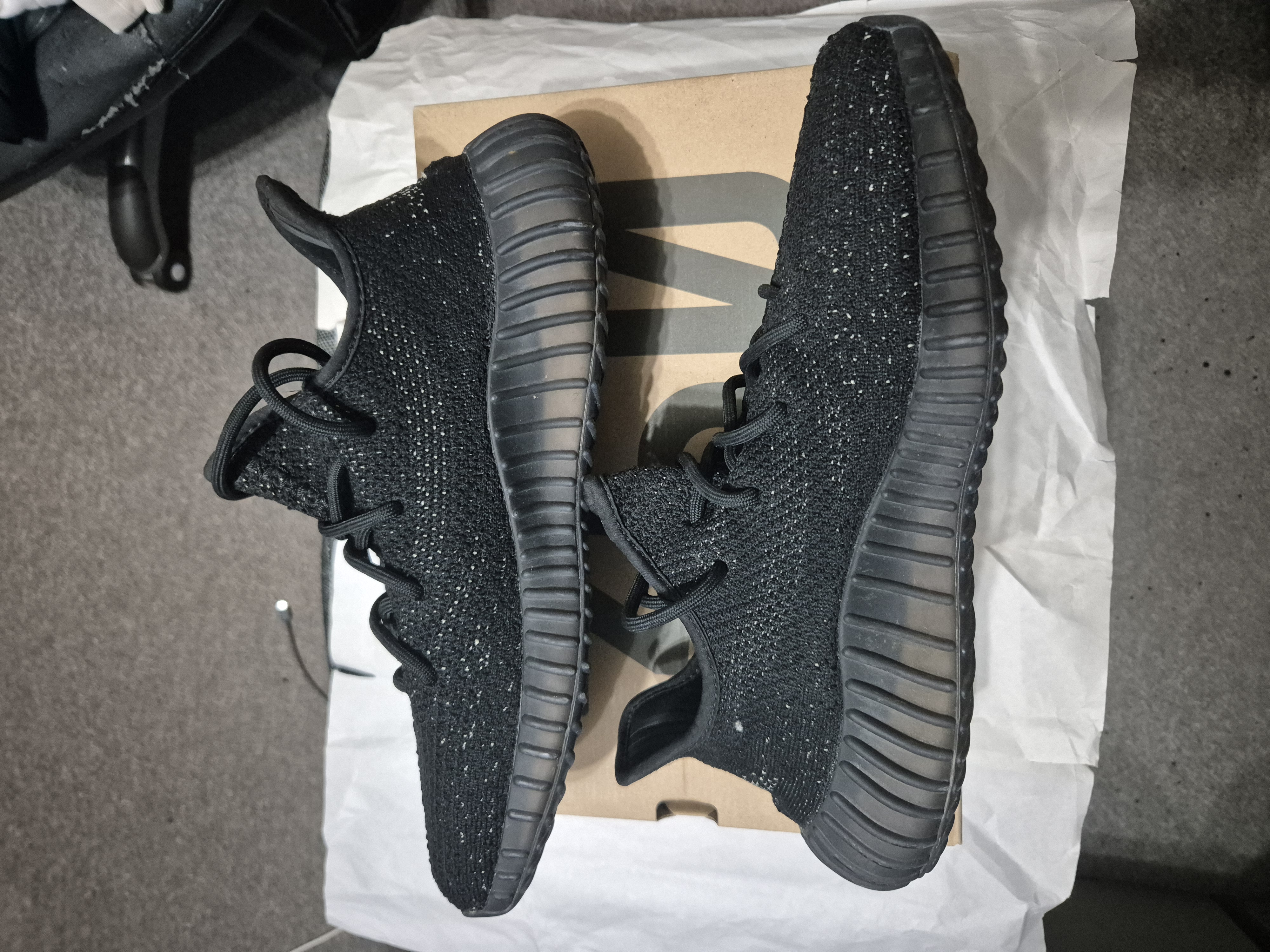 Yeezy Boost 350 V2 'Oreo' photo 2