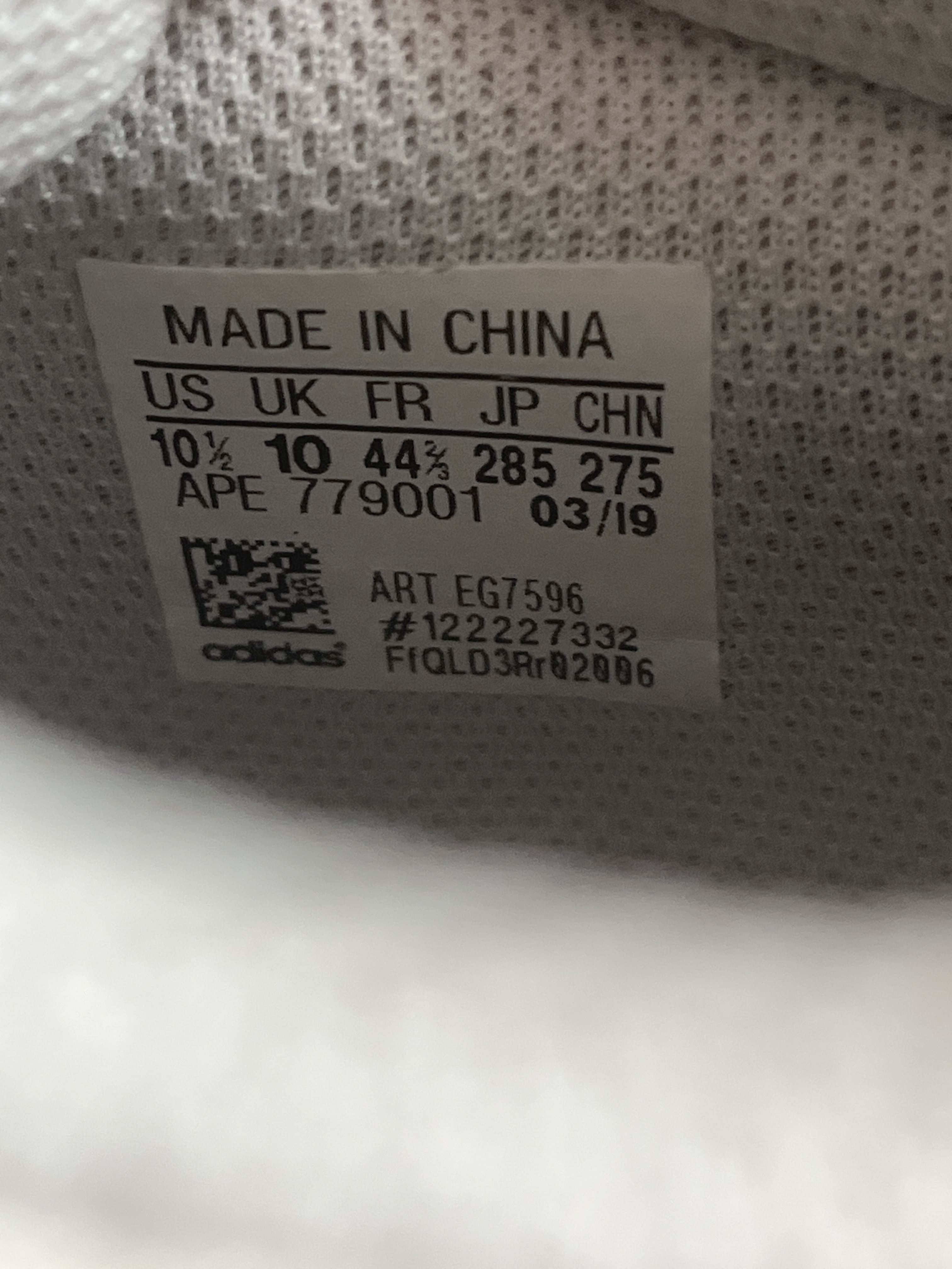 Yeezy Boost 700 'Analog' photo 6