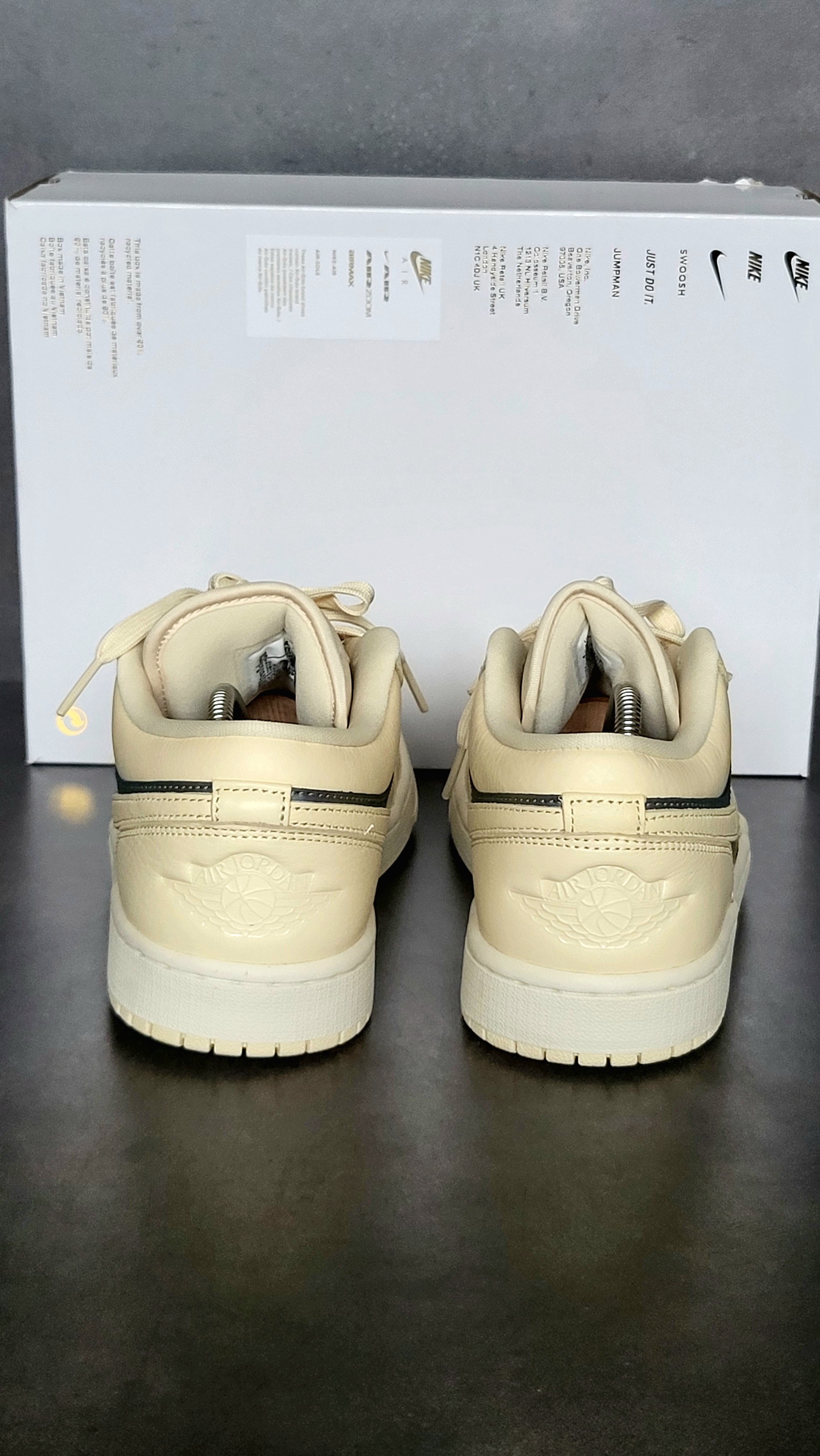 Air Jordan 1 Low 'Muslin Royal Tint' (2025) photo 4