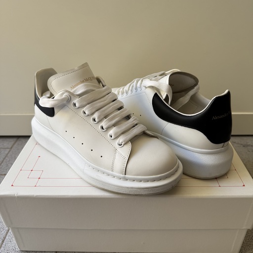 Luxury Alexander McQueen Oversized Ivory Black