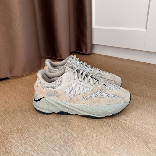 Yeezy 700 'Salt'