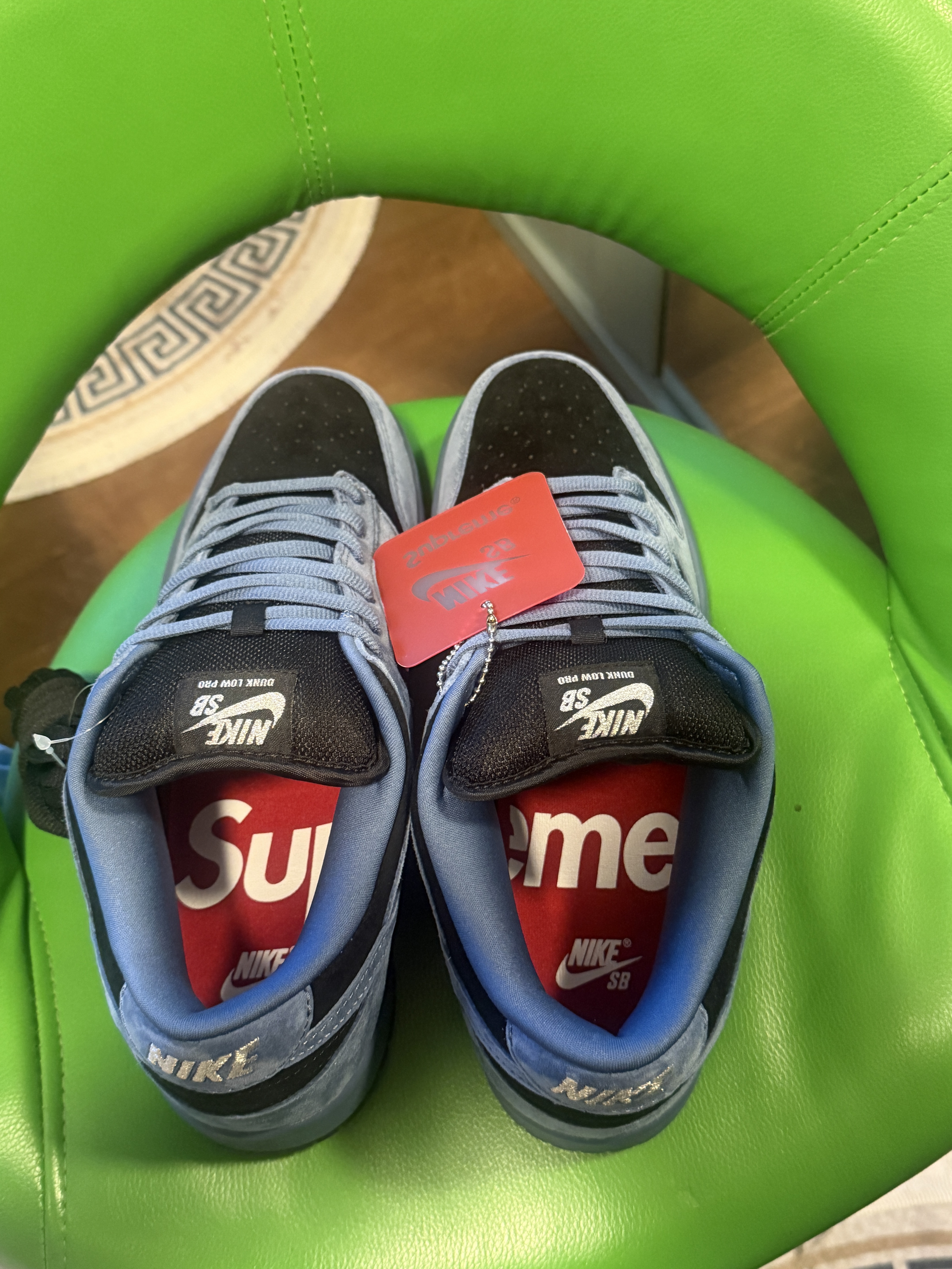 Nike SB x Supreme Dunk Low 'Ocean Fog' (2025) photo 3