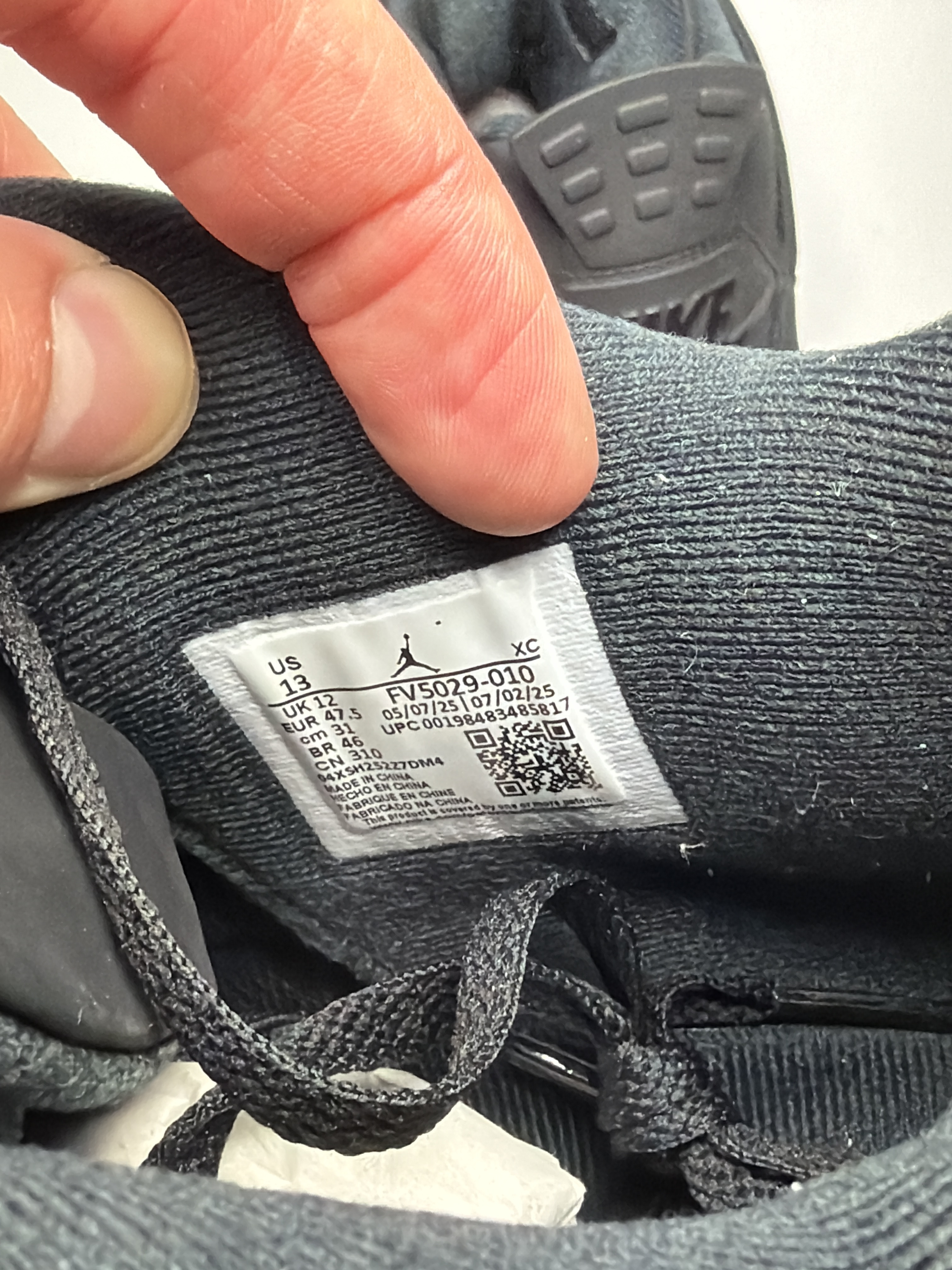 Air Jordan 4 Retro 'Black Cat' (2025) photo 6