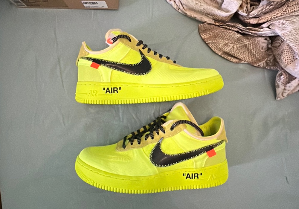 Nike x Off-White Air Force 1 Low 'Volt' (2018) photo 1