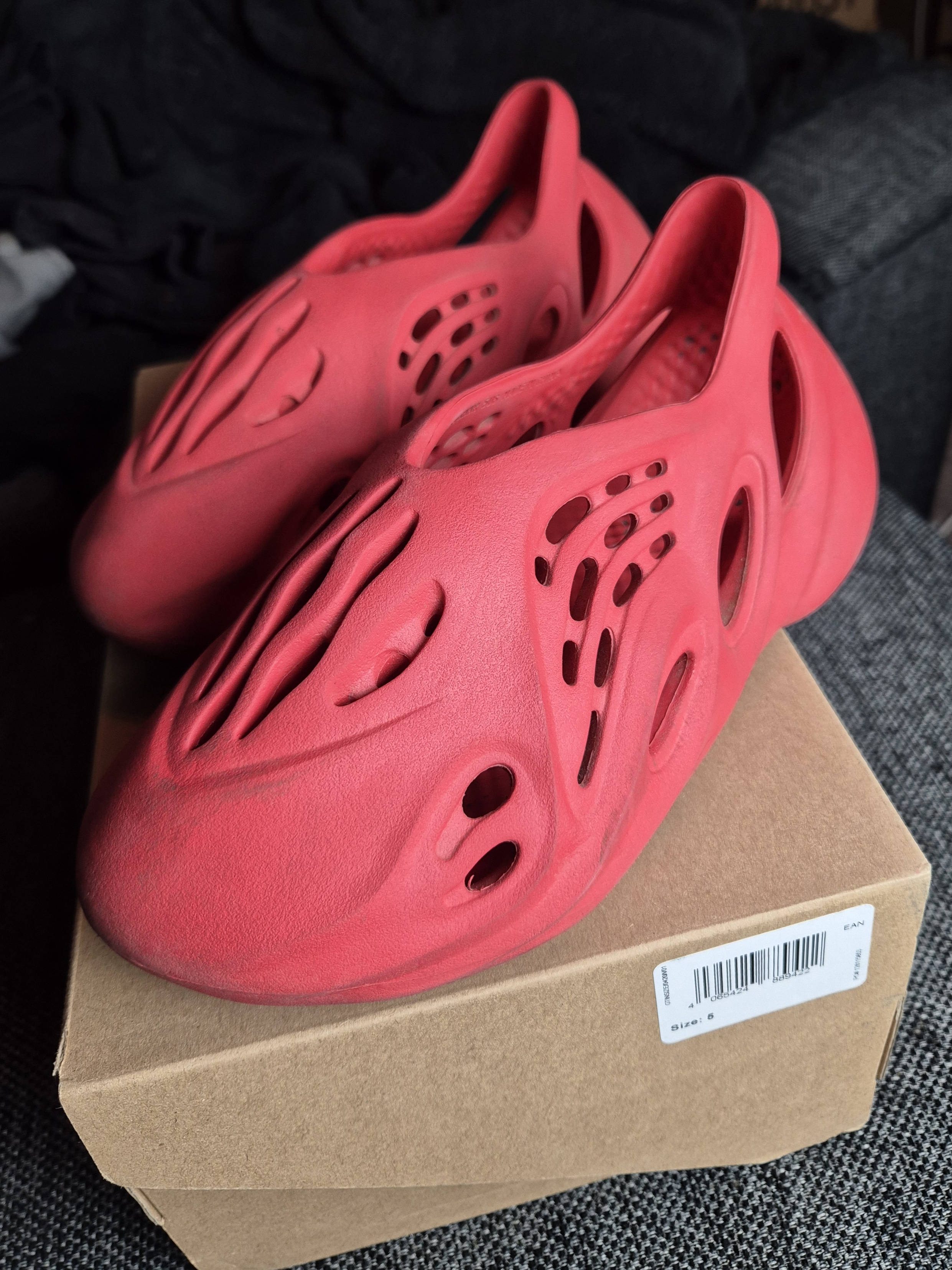 Yeezy Foam Runner 'Vermilion' (2021) photo 9