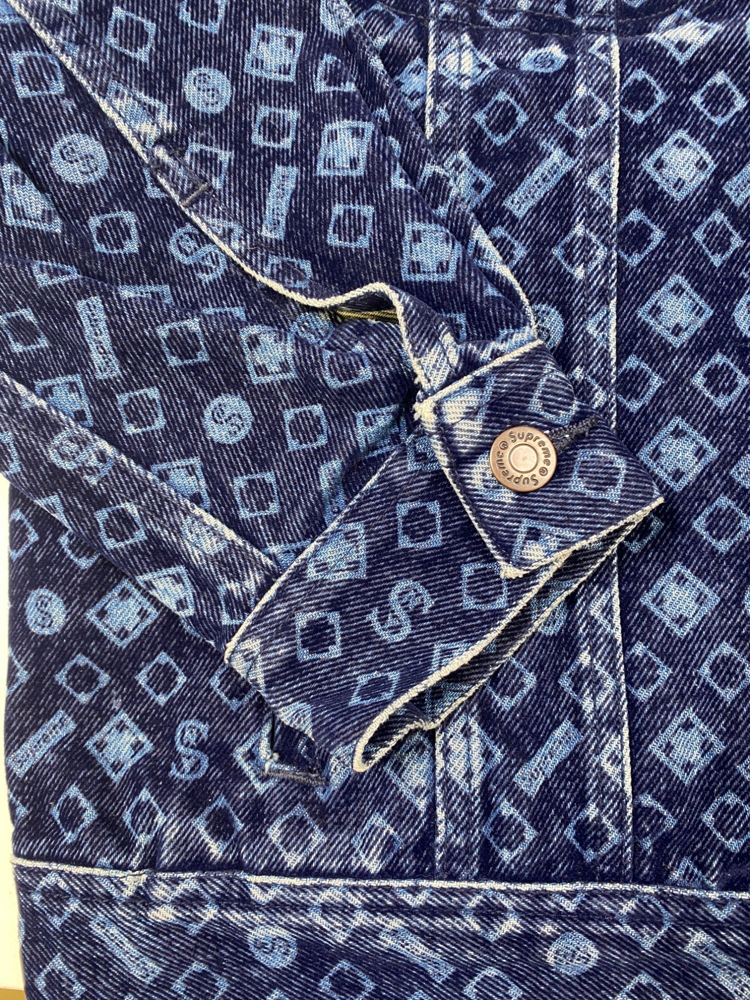 Supreme Flocked Denim Trucker Jacket 'Blue' (FW24) photo 5