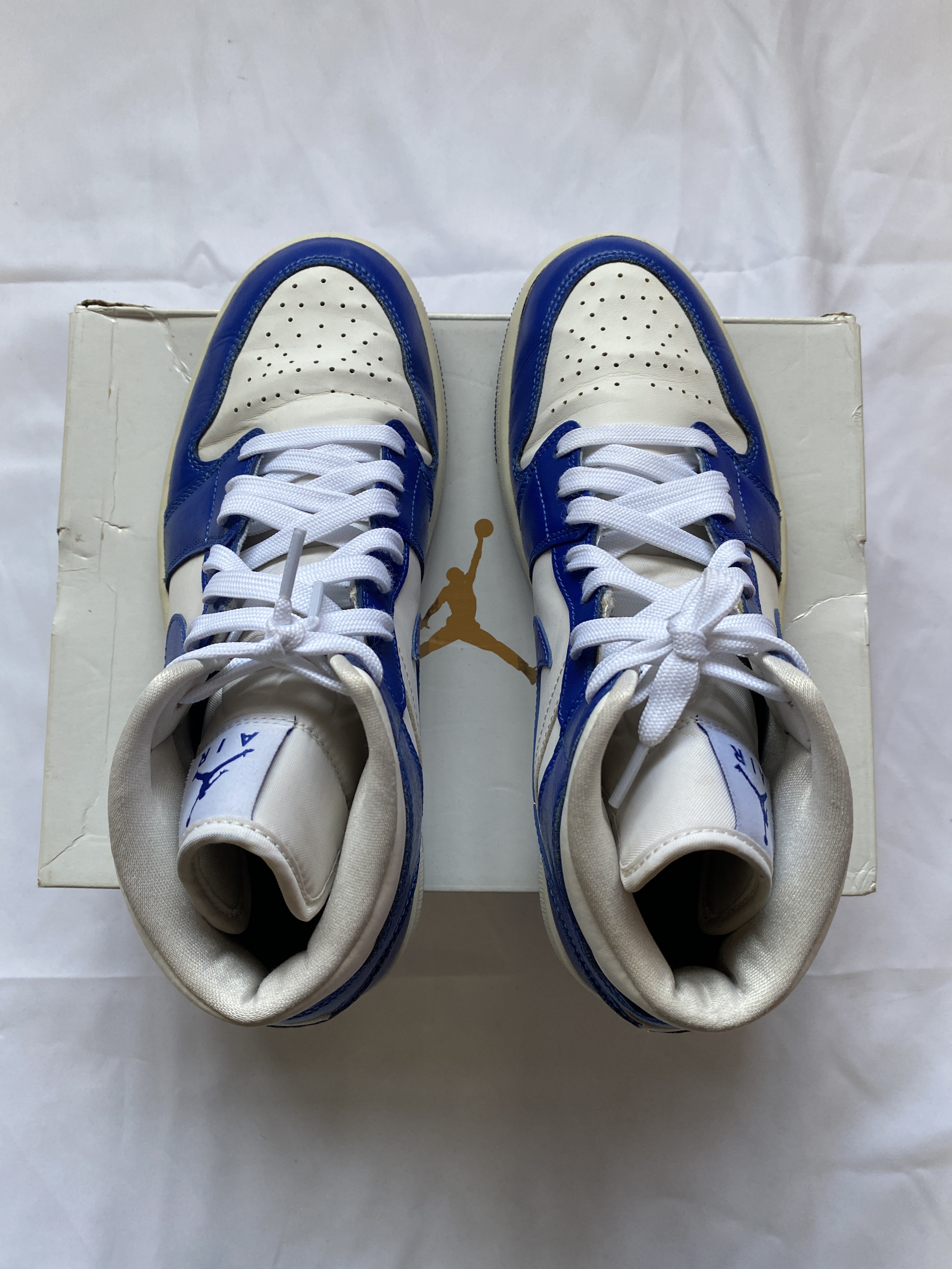 Air Jordan 1 Mid WMNS 'Kentucky' (2021) photo 3