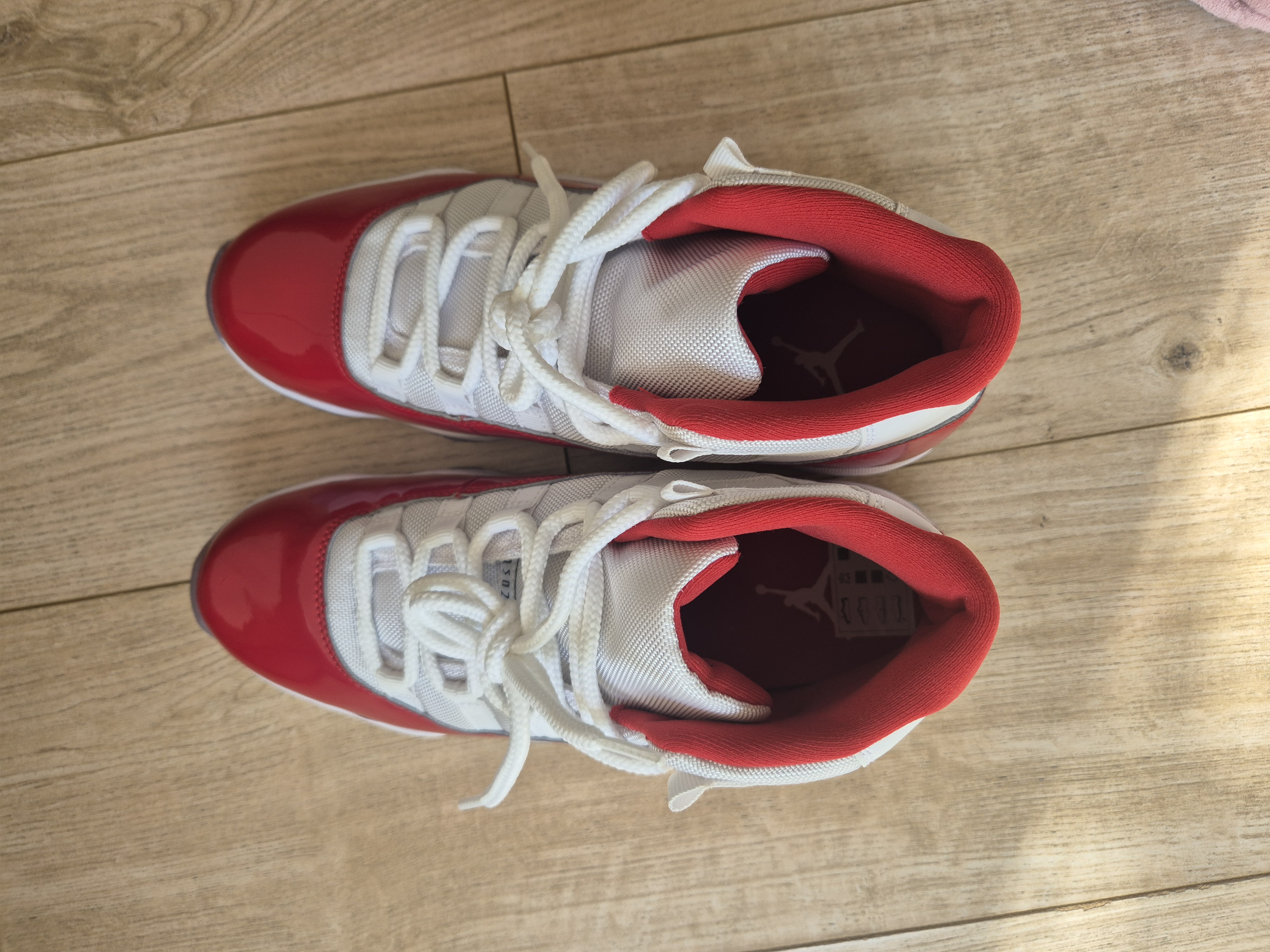 Air Jordan 11 'Cherry' (2022) photo 3