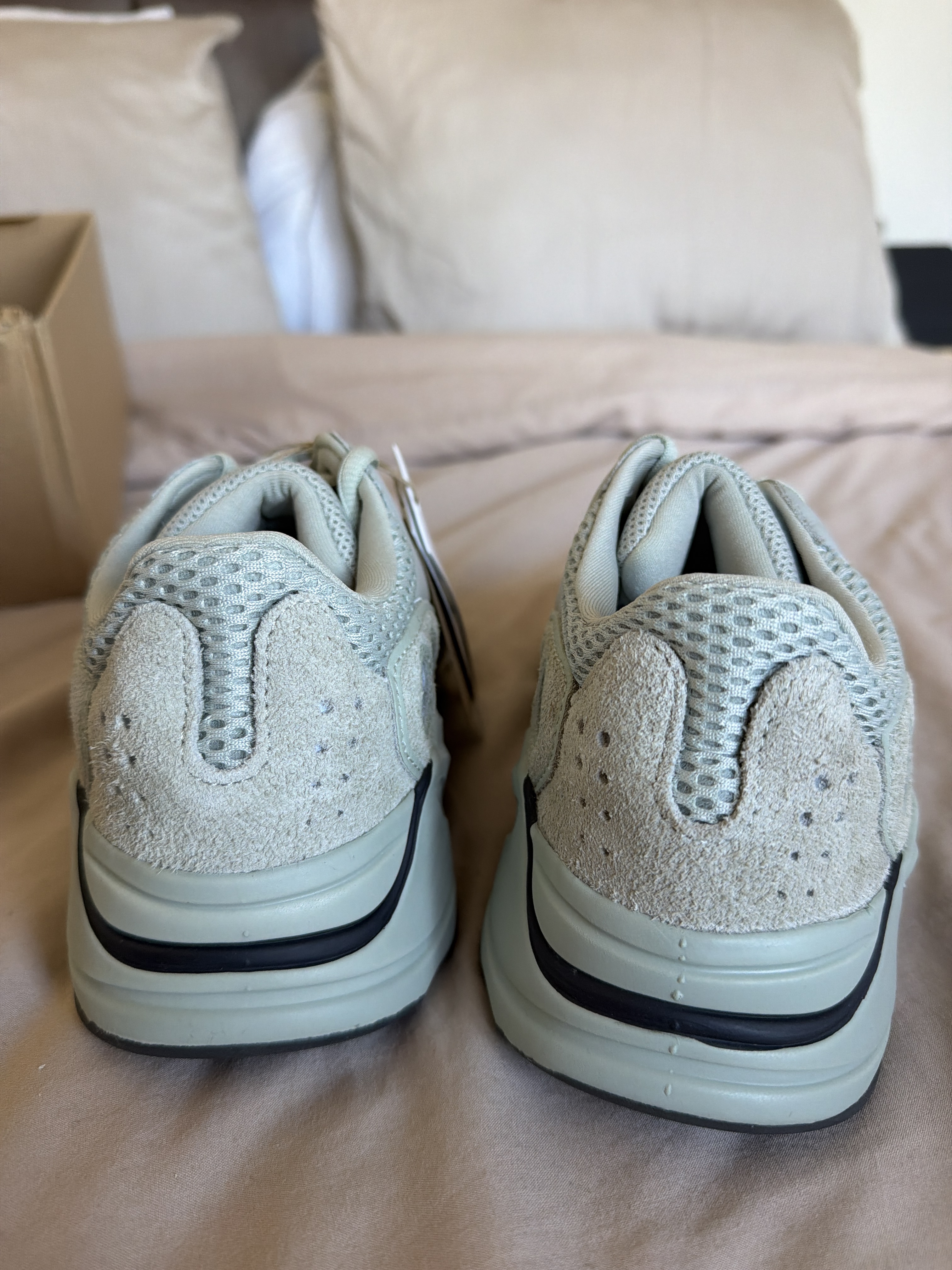 Yeezy 700 'Salt' photo 4