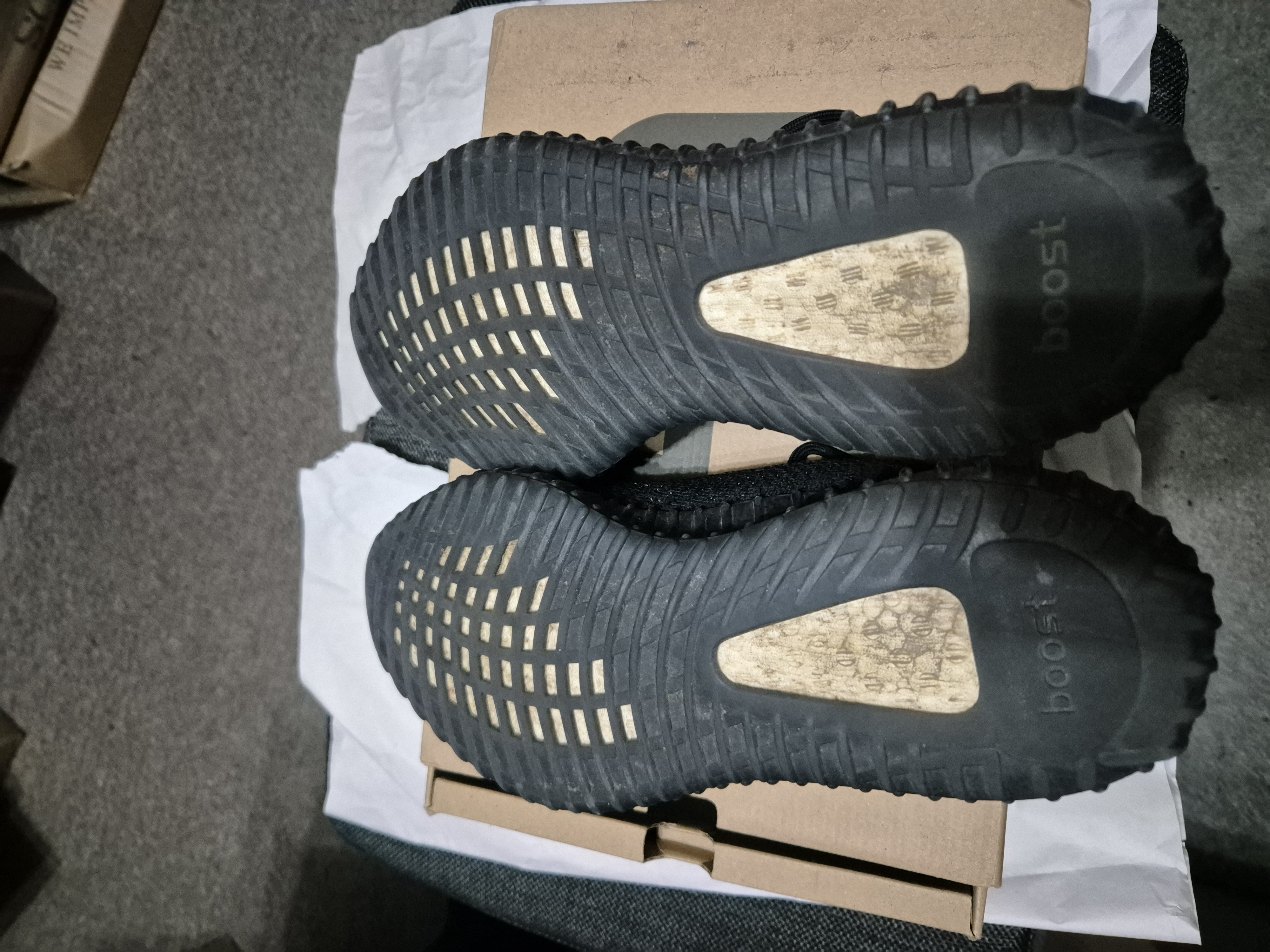 Yeezy Boost 350 V2 'Oreo' photo 5