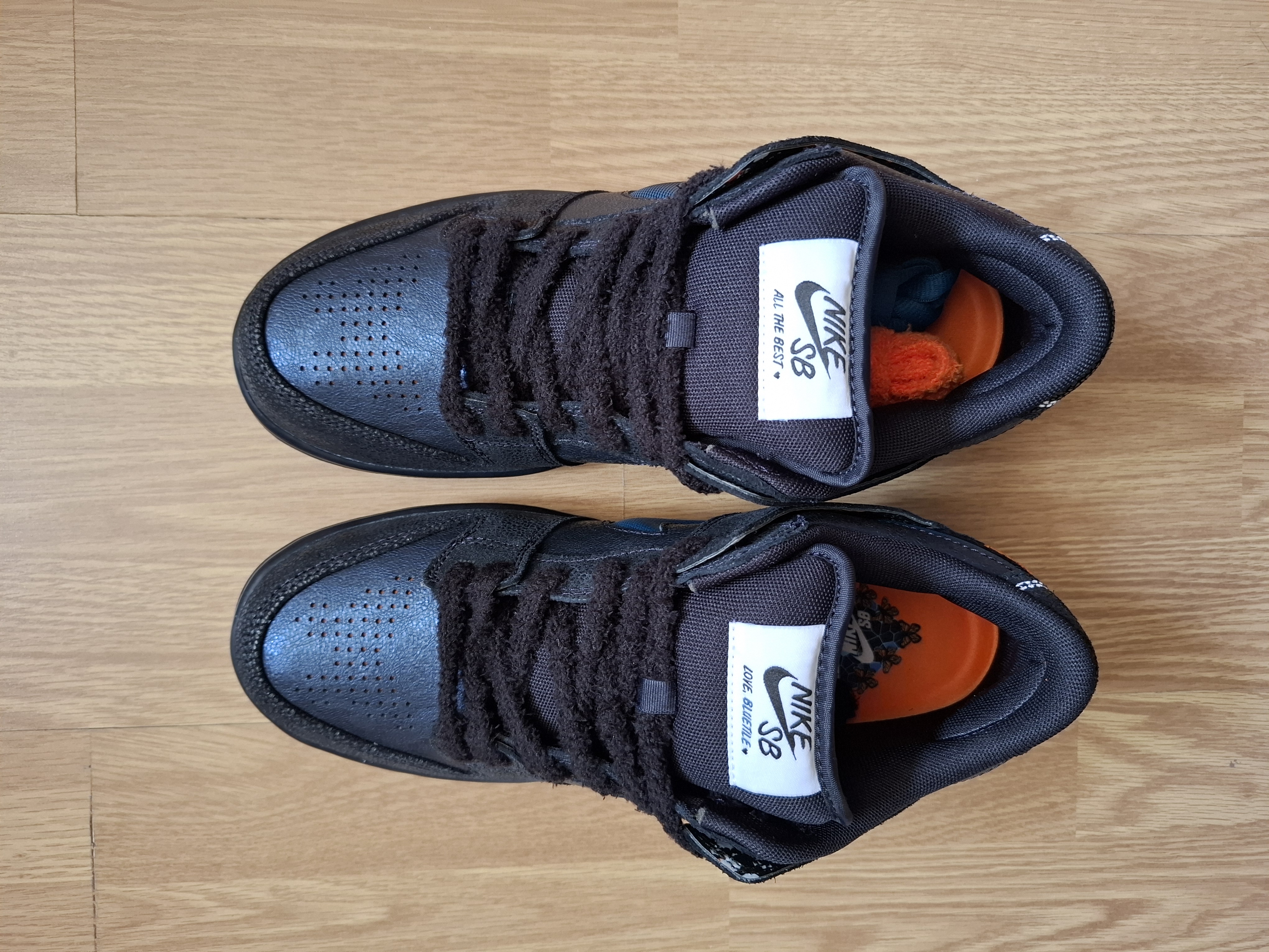 Nike SB x Bluetile Dunk Low 'Pitch Blue & Black' (2026) photo 3