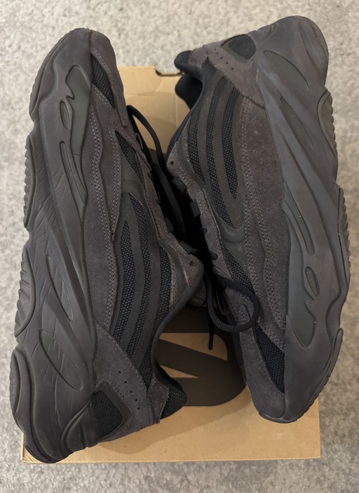 Yeezy Boost 700 V2 'Vanta' (2019)