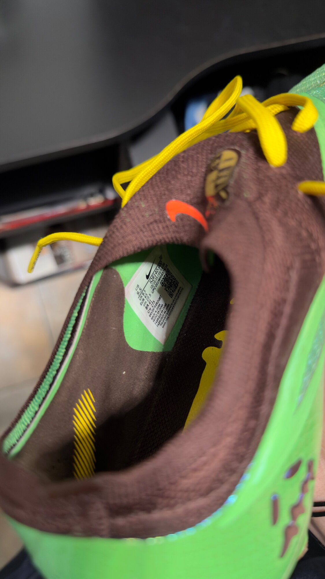 Nike x Cactus Jack Phantom 6 Low Elite FG 'Earth and Metallic Gold' (2026) photo 4