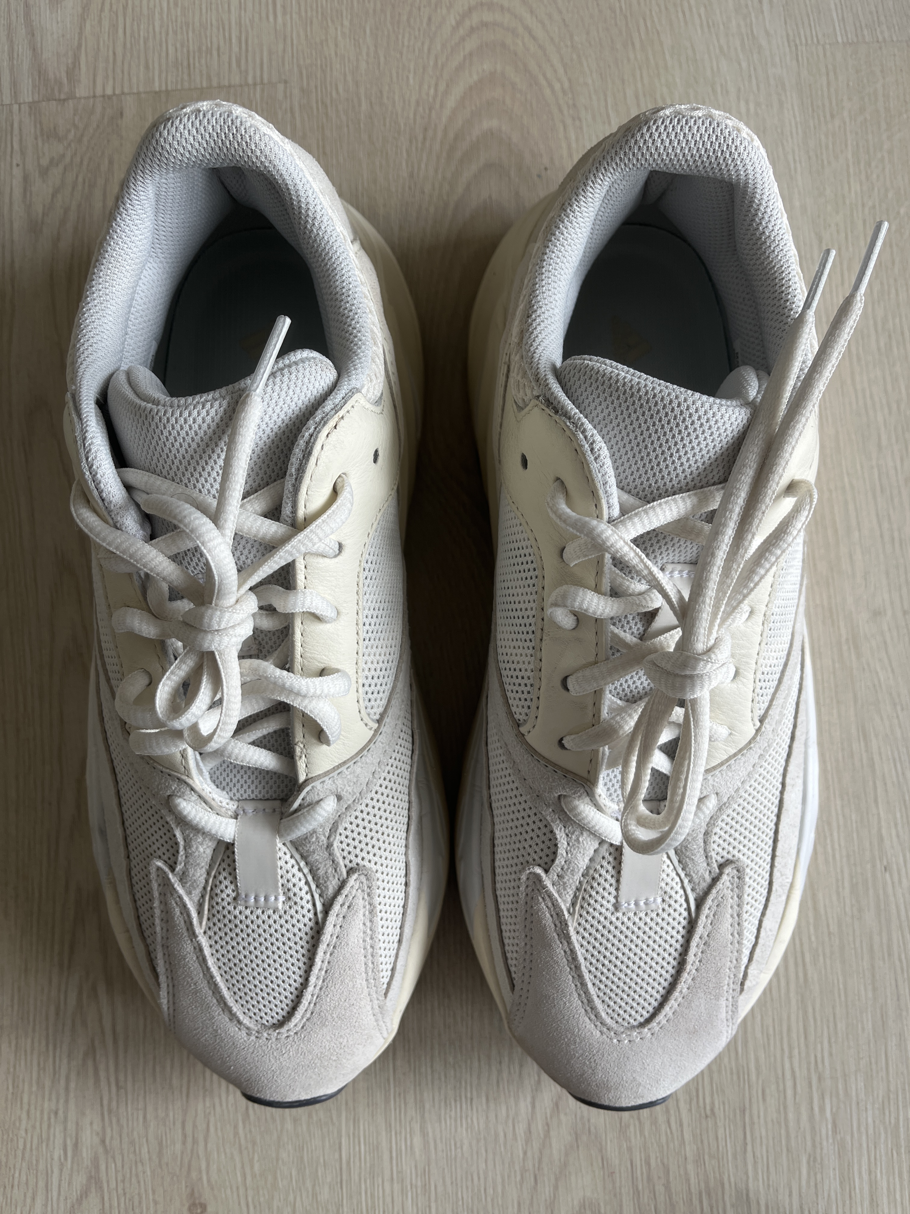 Yeezy Boost 700 'Analog' photo 7