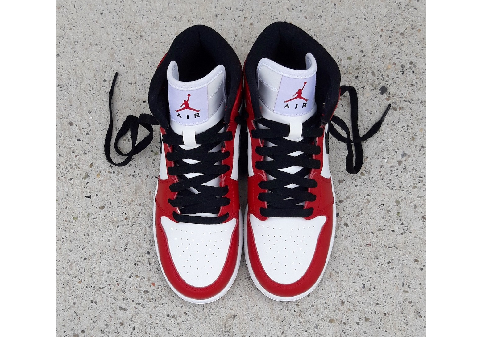 Air Jordan 1 Retro Chicago 2013 (GS) photo 7