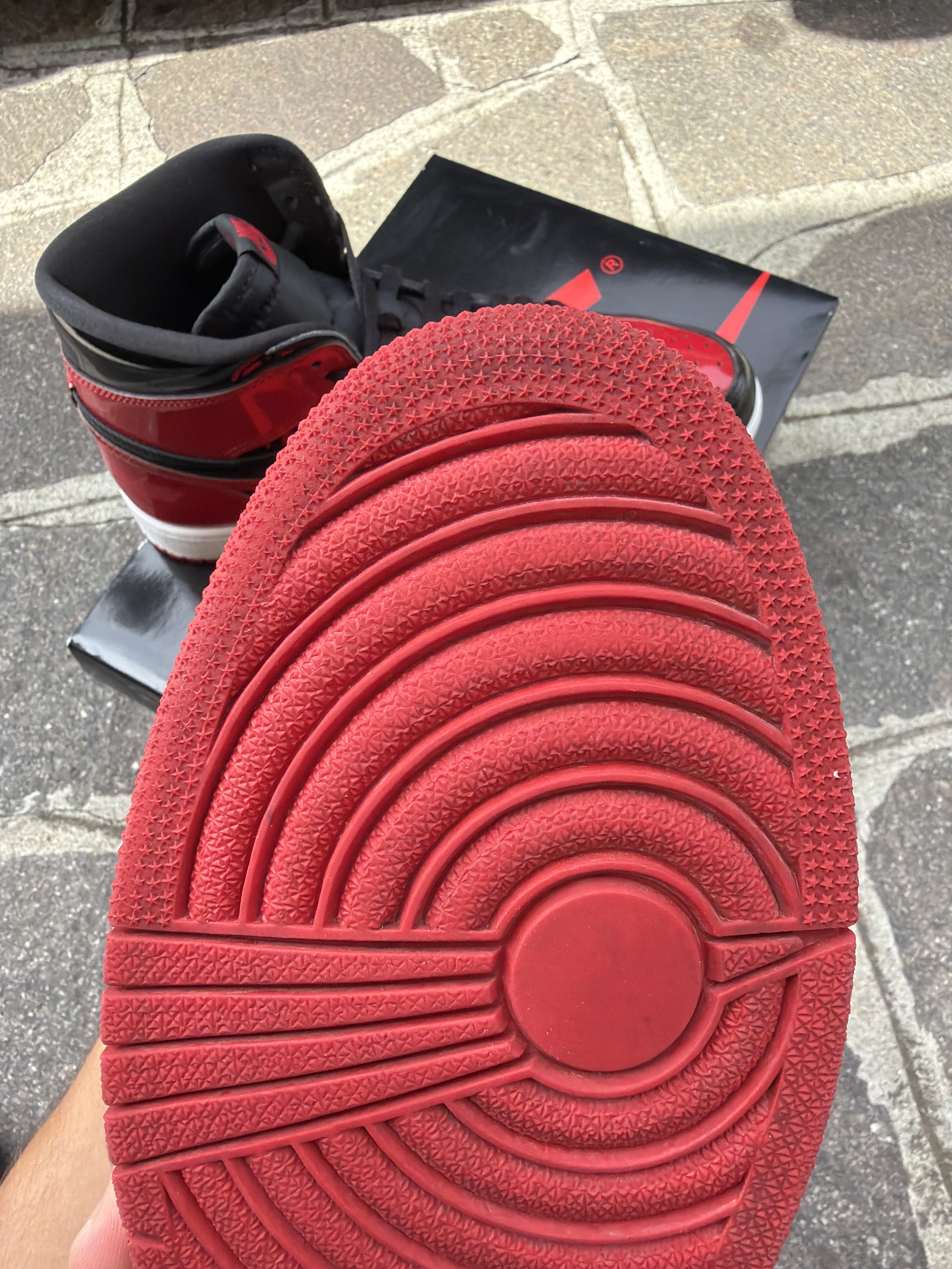 Air Jordan 1 Retro High OG 'Bred Patent' (2021) photo 8