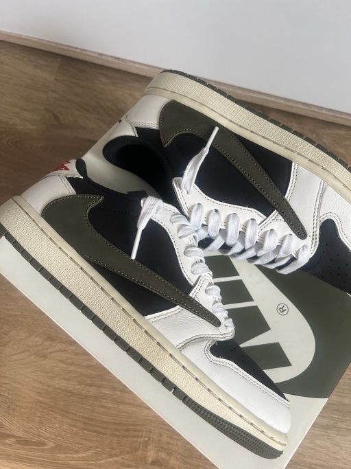 Air Jordan x Travis Scott 1 Low OG SP WMNS 'Olive' (2023)