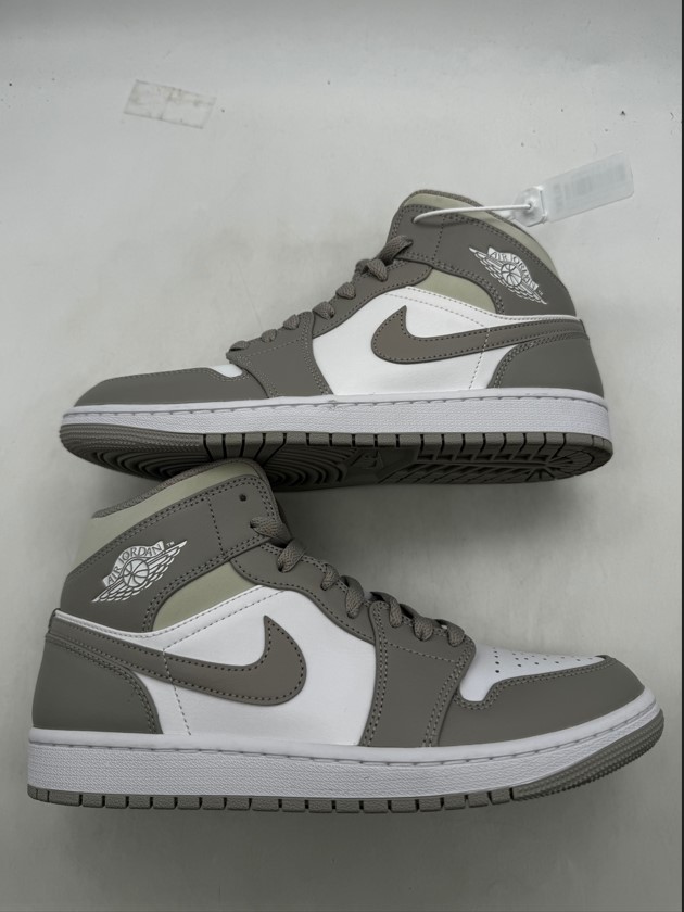 Air Jordan 1 Mid 'Linen' (2021) photo 6
