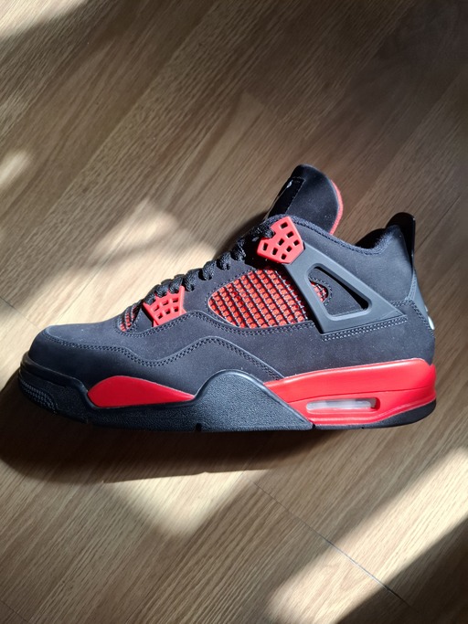 Air Jordan 4 Retro 'Red Thunder' (2022)