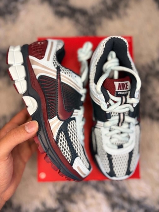 Nike Zoom Vomero 5 'Team Red Glacier Blue' (2025)