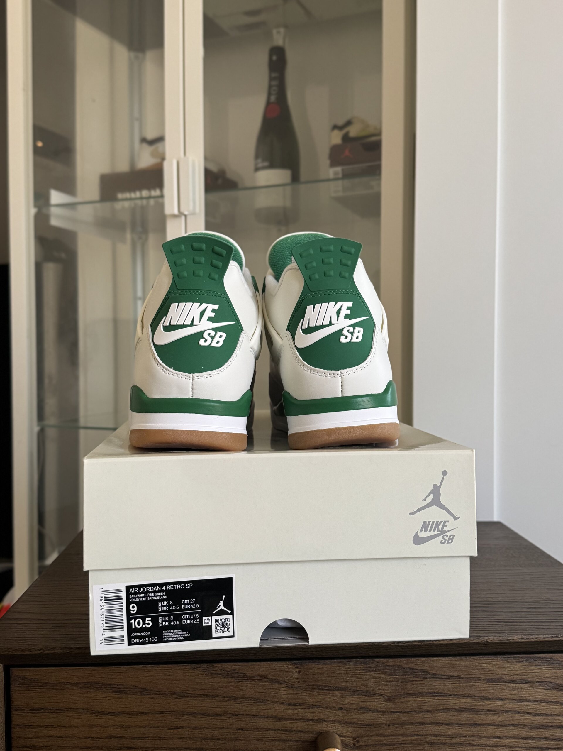 Air Jordan x Nike SB 4 'Pine Green' (2023) photo 4