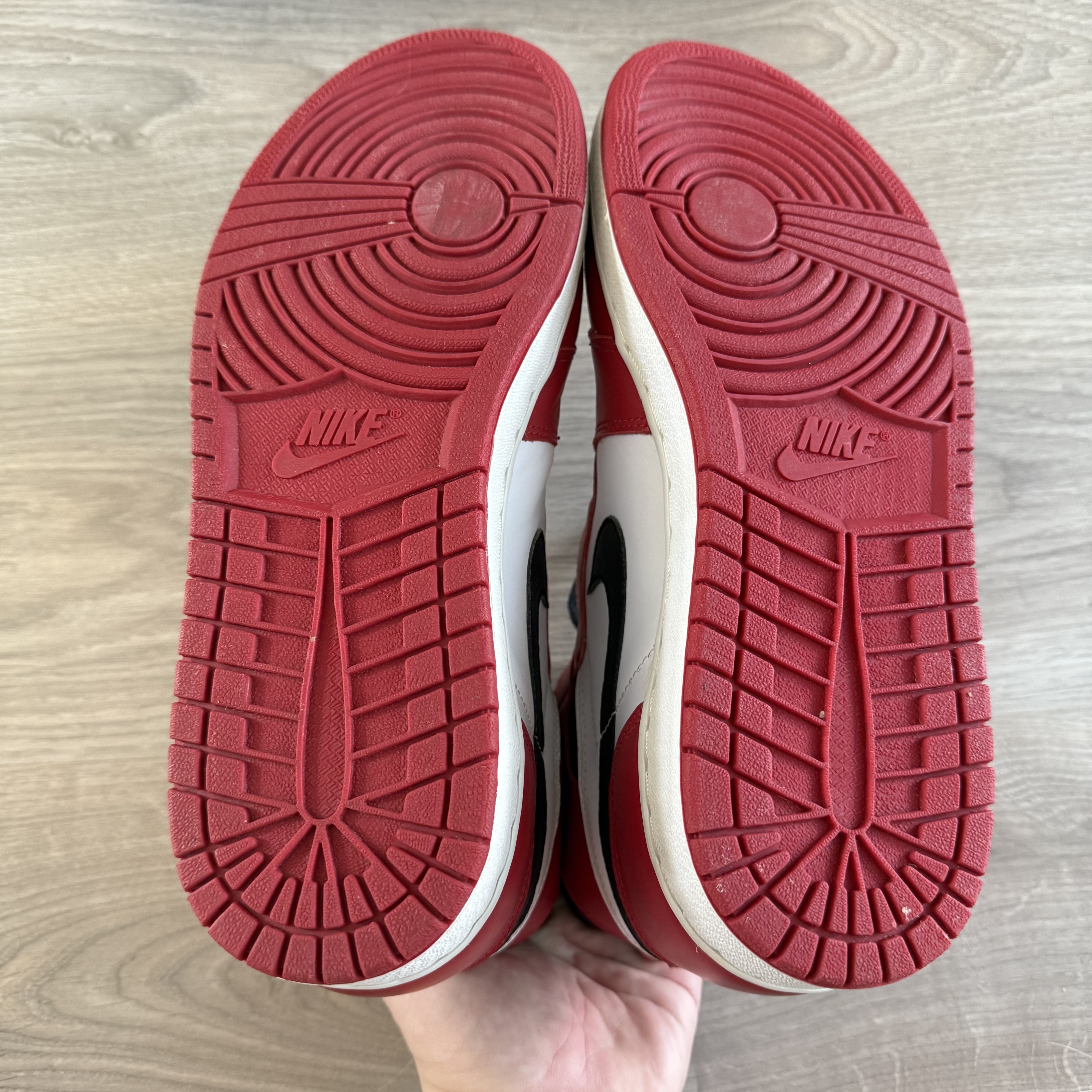 Air Jordan 1 Retro Chicago (1994) photo 5