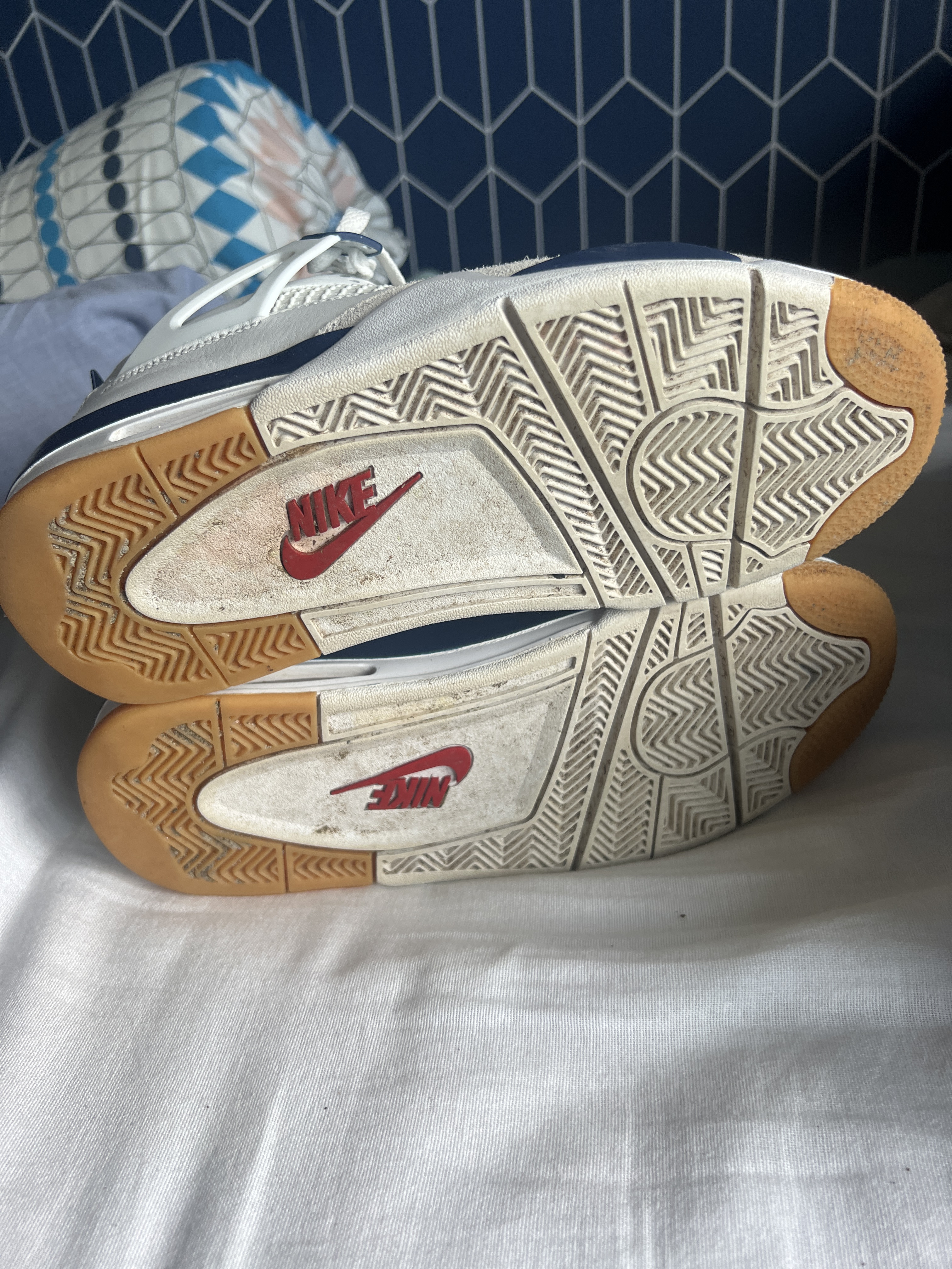 Nike SB x Air Jordan 4 'Navy' (2025) photo 5