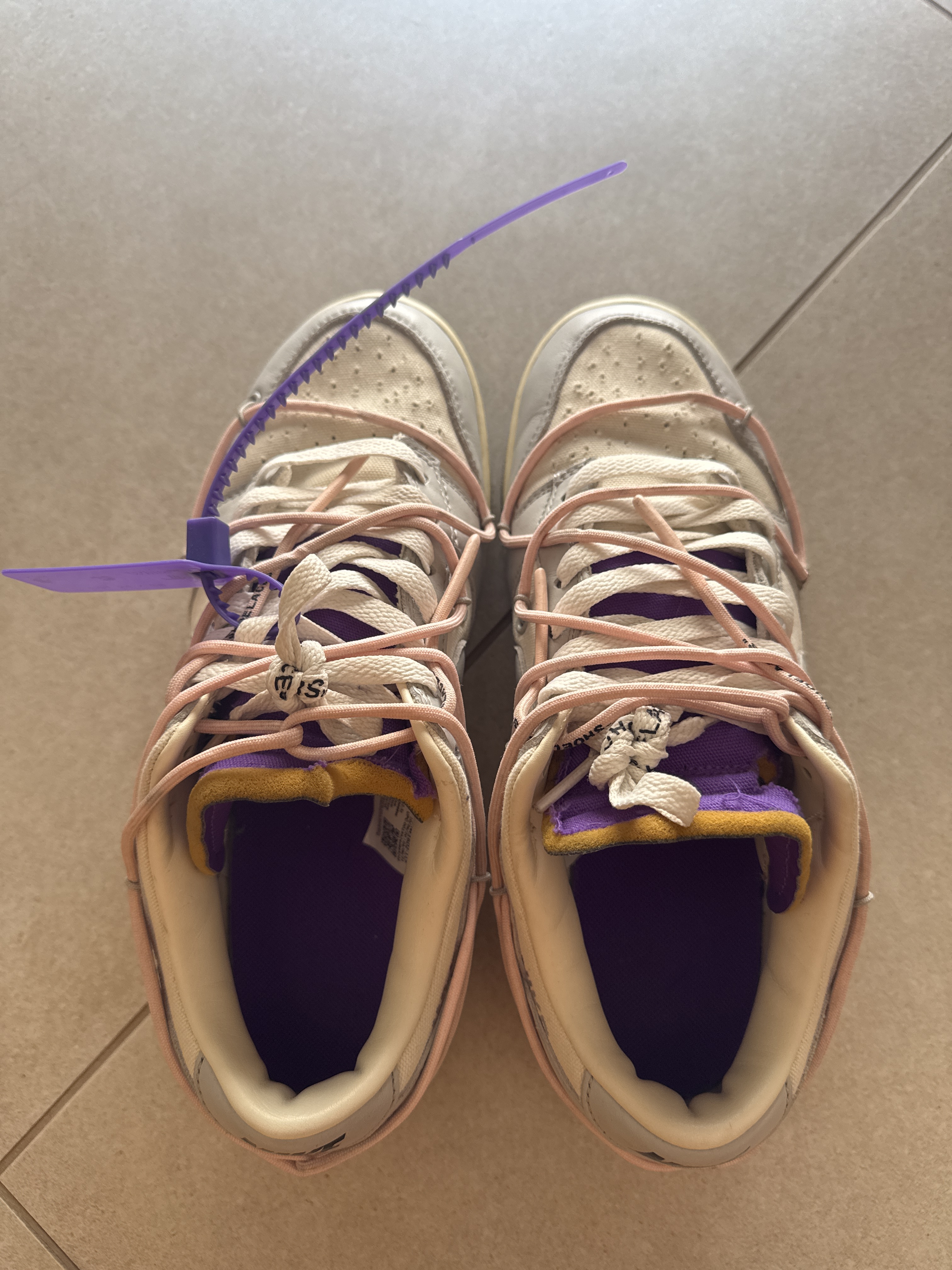 Nike x Off-White Dunk Low 'Lot 24' (2021) photo 3