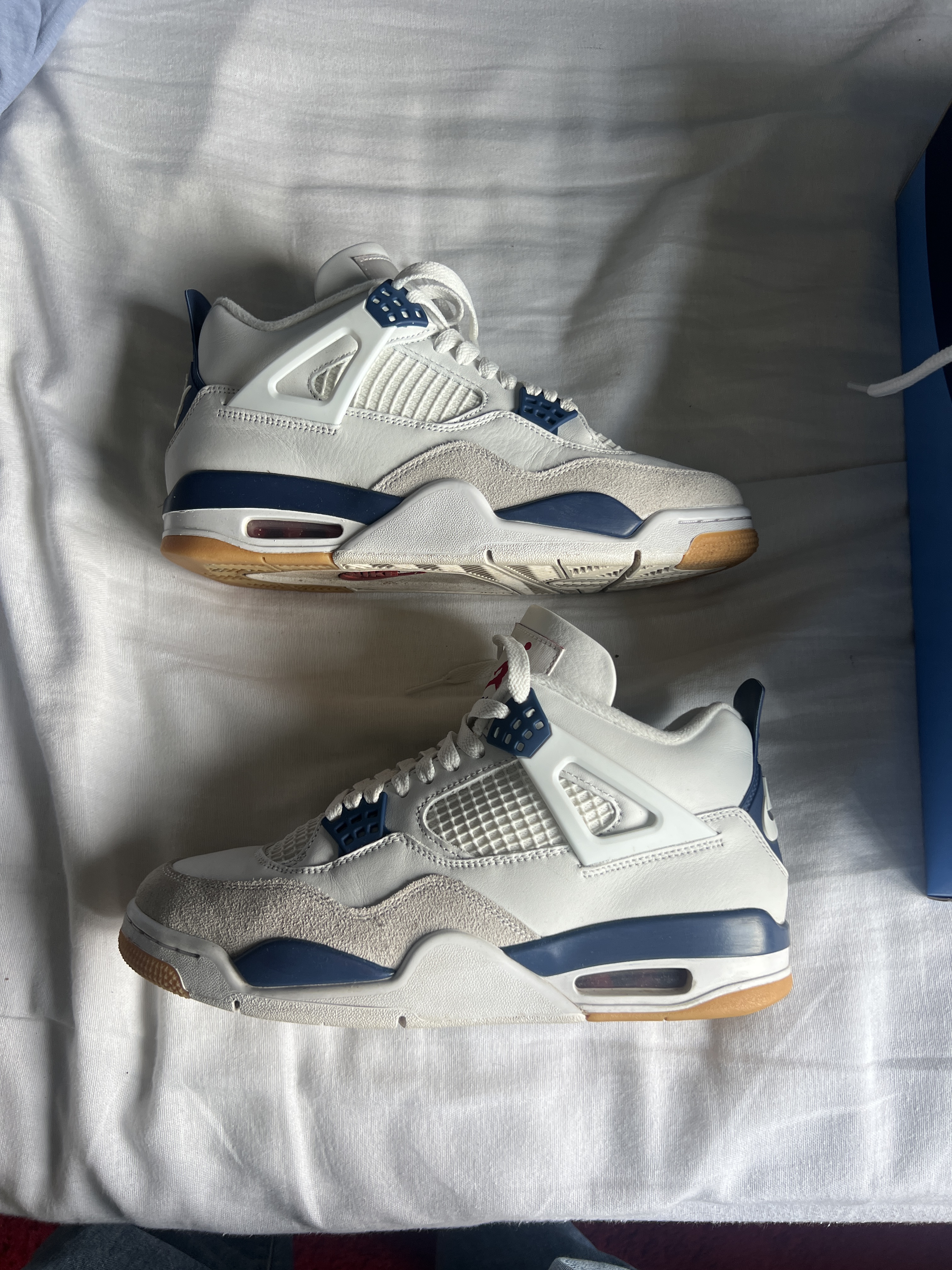 Nike SB x Air Jordan 4 'Navy' (2025) photo 1
