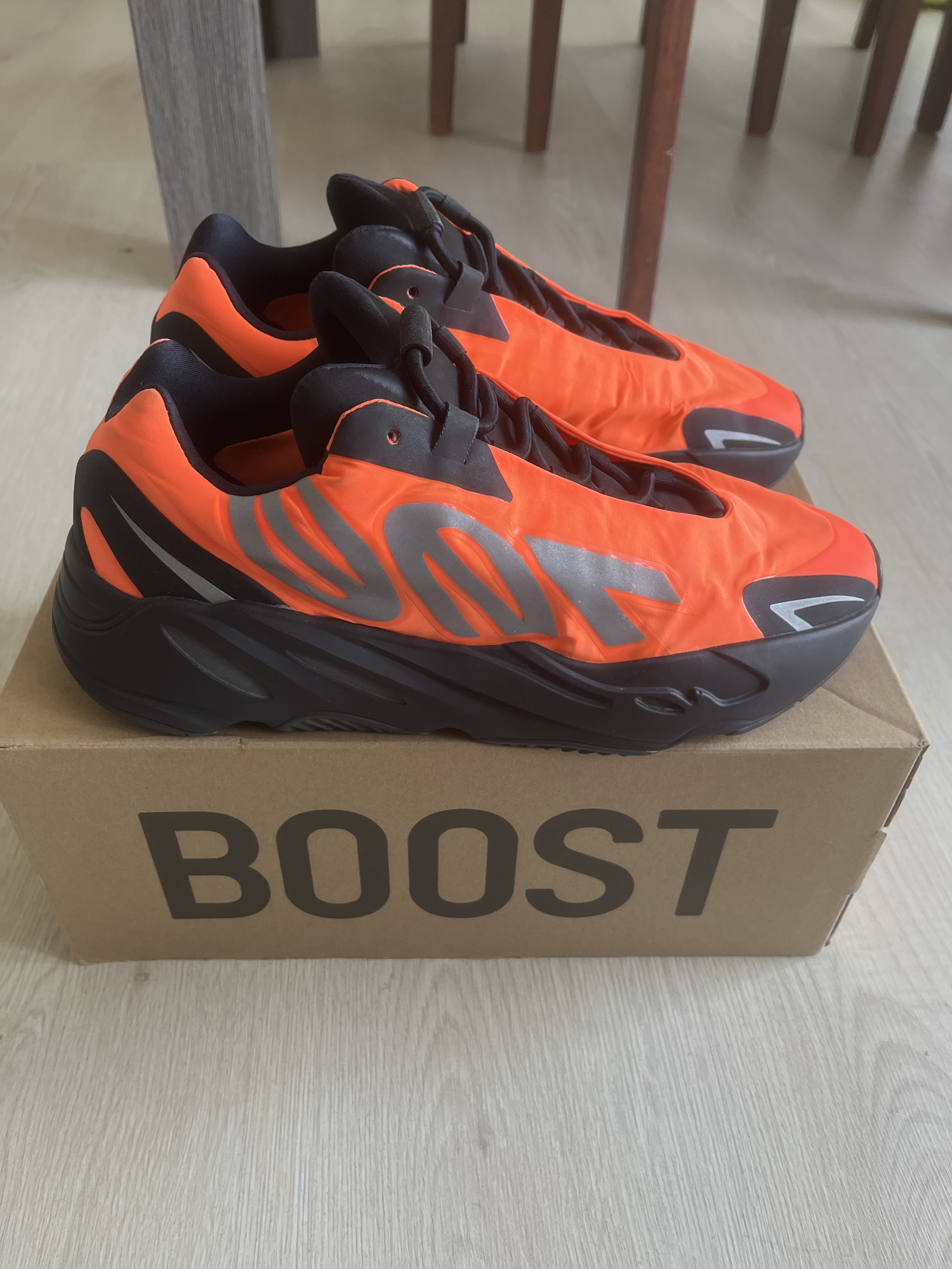 Yeezy Boost 700 MNVN Orange (2020) photo 10