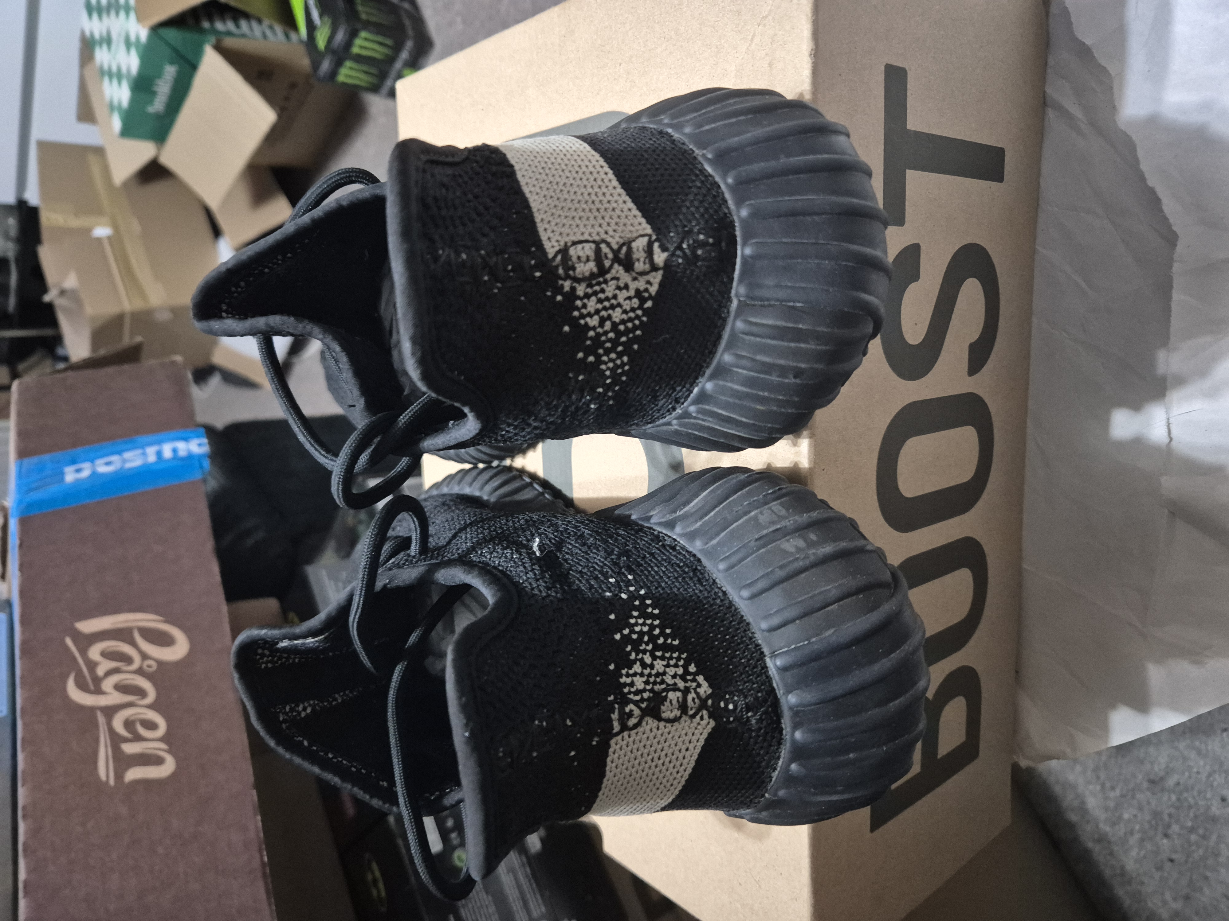 Yeezy Boost 350 V2 'Oreo' photo 4