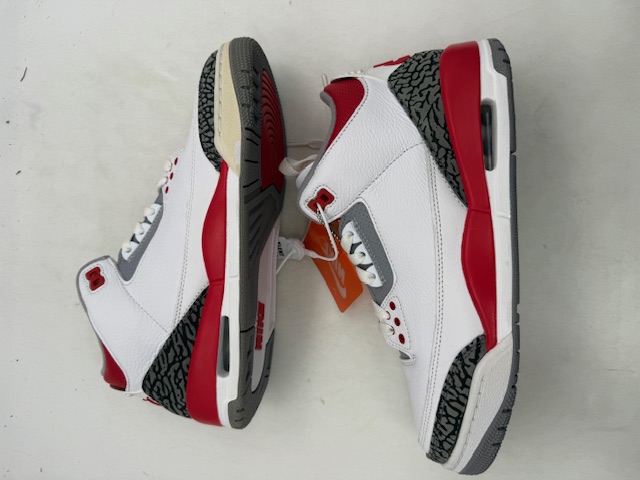 Air Jordan 3 OG 'Fire Red' (2022) photo 7