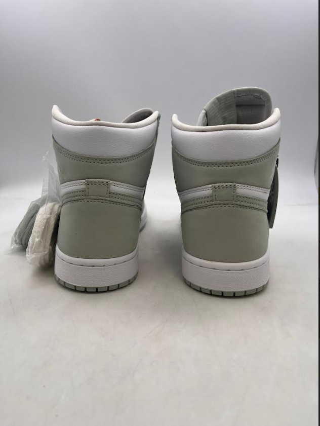 Air Jordan 1 Retro High OG WMNS 'Seafoam' (2021) photo 3