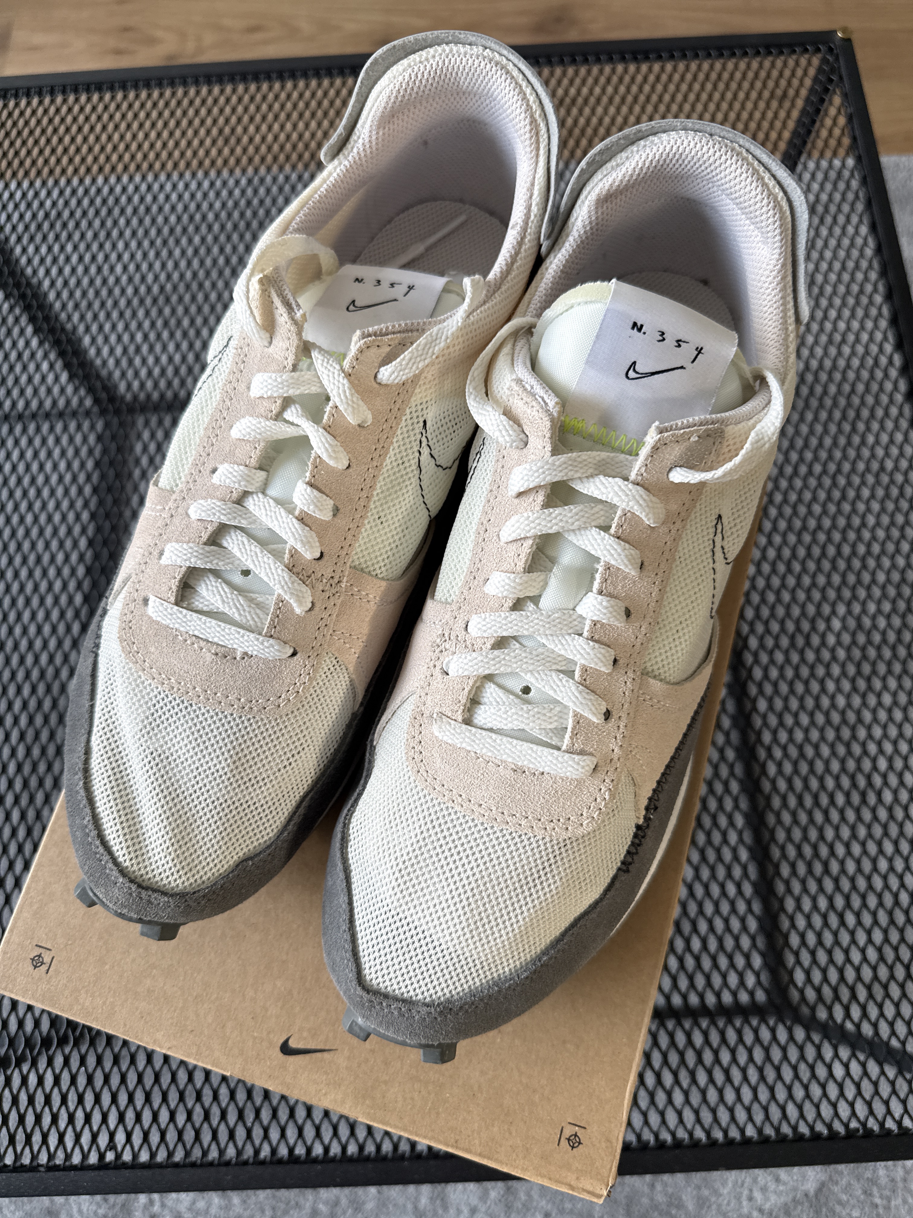Nike Daybreak Type Summit White Light Orewood Brown (2020) photo 3