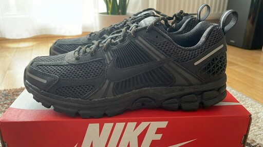 Nike Zoom Vomero 5 GS 'Dark Smoke Grey' (2025)