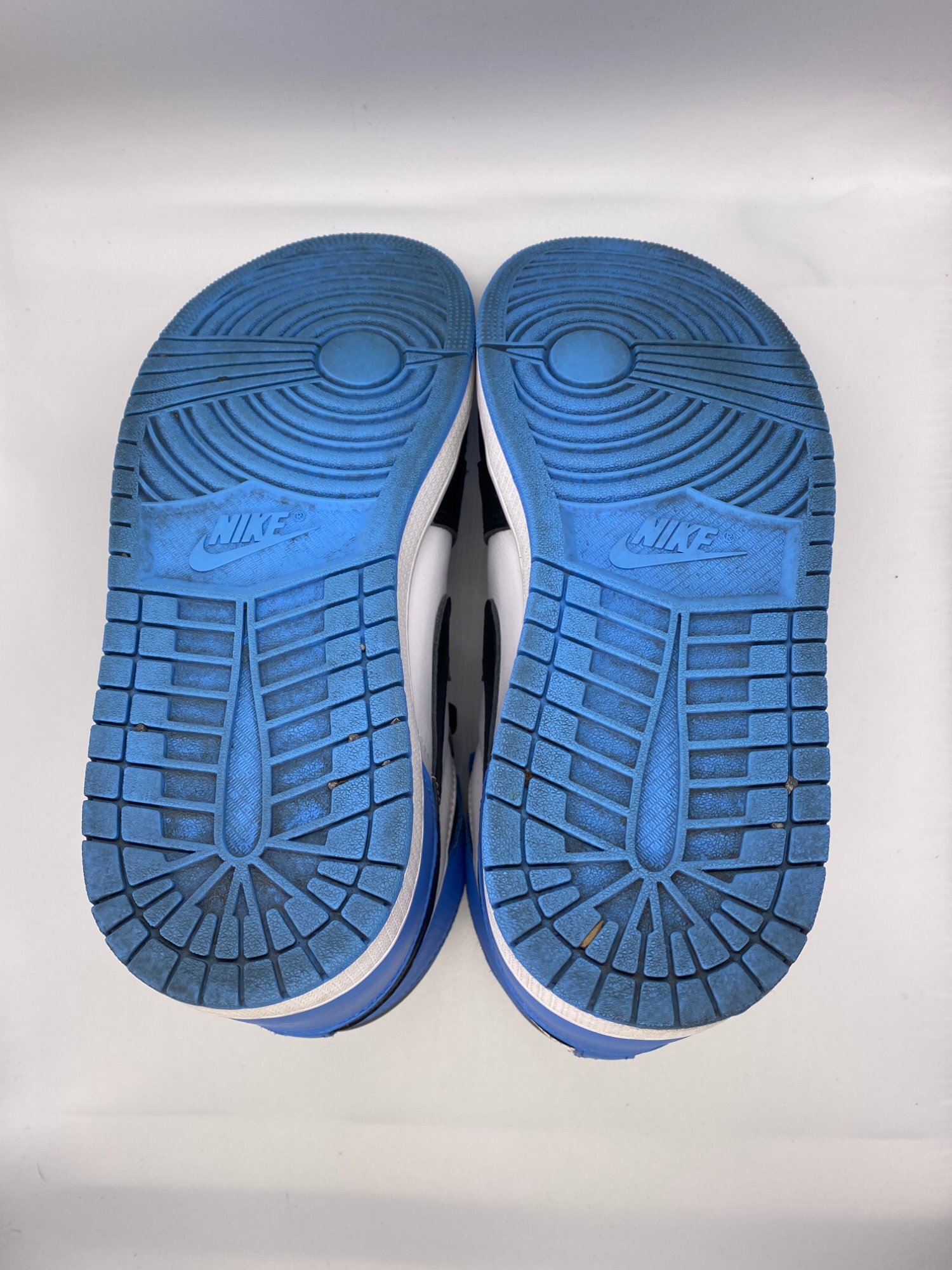 Air Jordan 1 High OG 'UNC Toe' (2023) photo 5