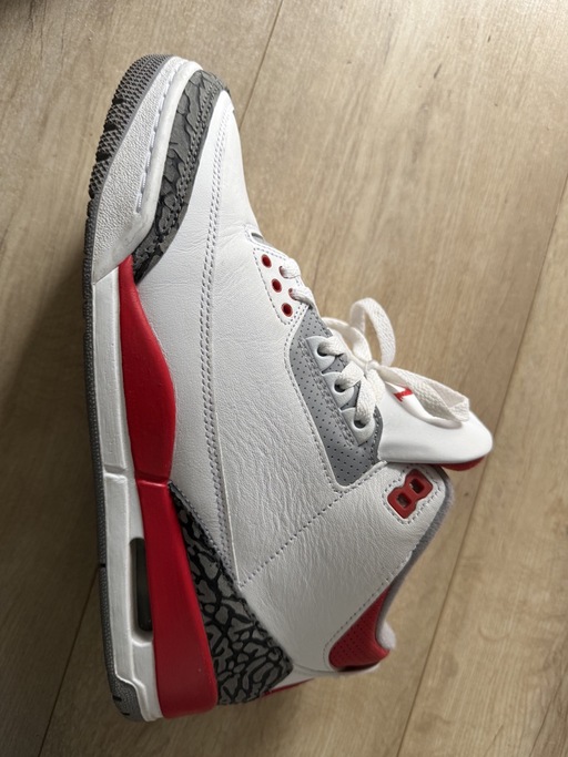Air Jordan 3 OG 'Fire Red' (2022)