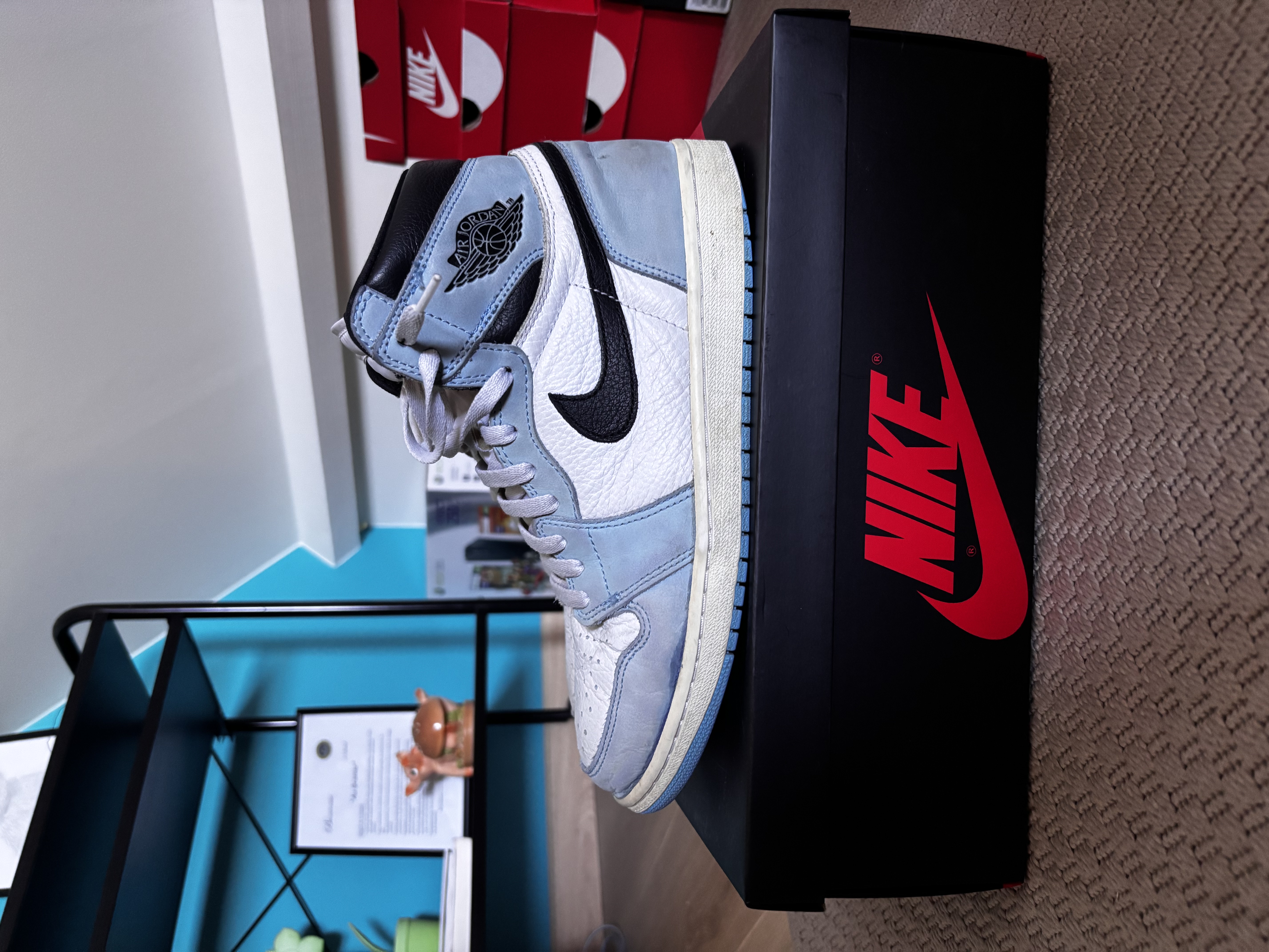 Air Jordan 1 Retro High 'White University Blue' (2021) photo 1