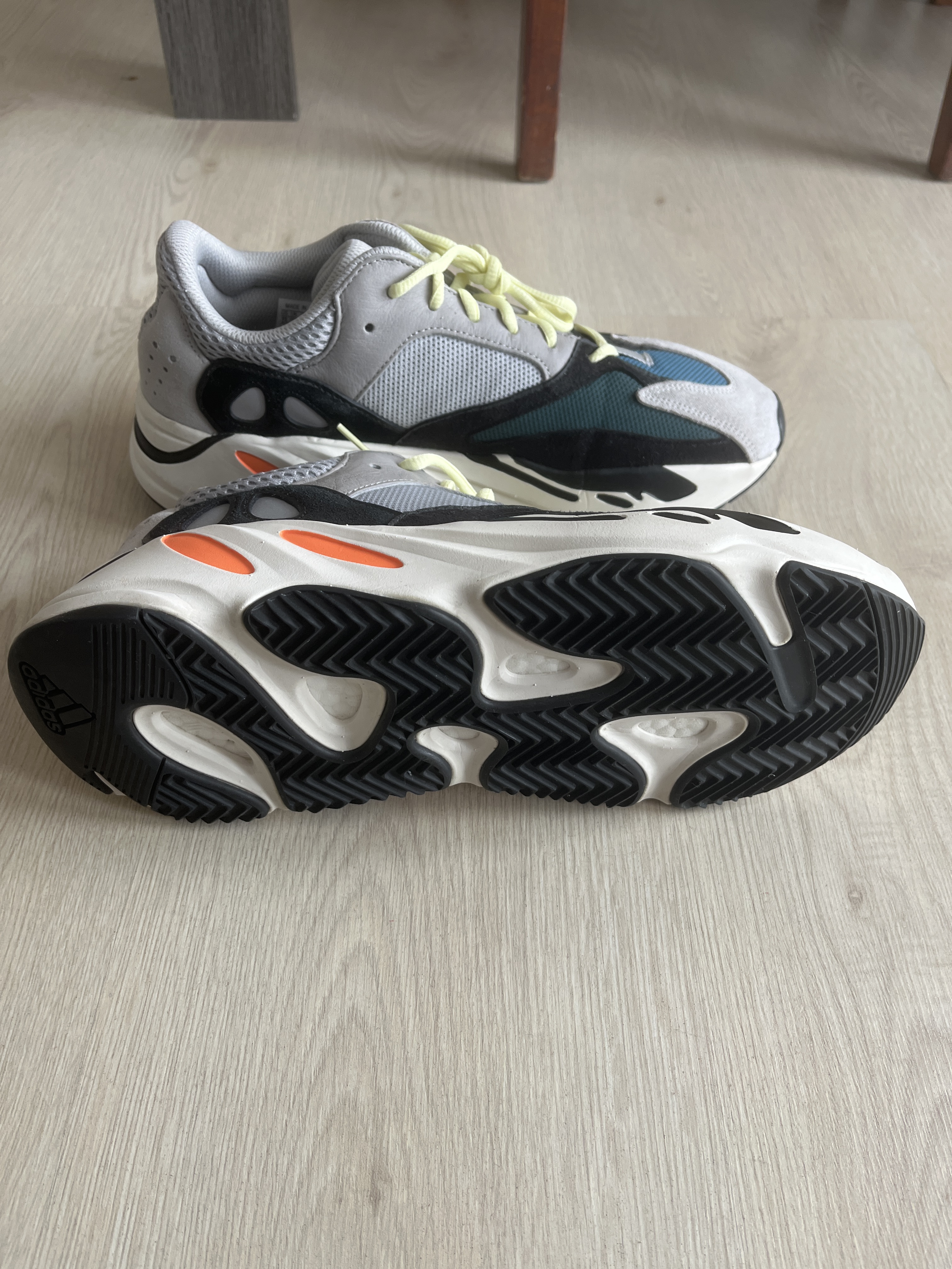Yeezy Boost 700 'Wave Runner' photo 9