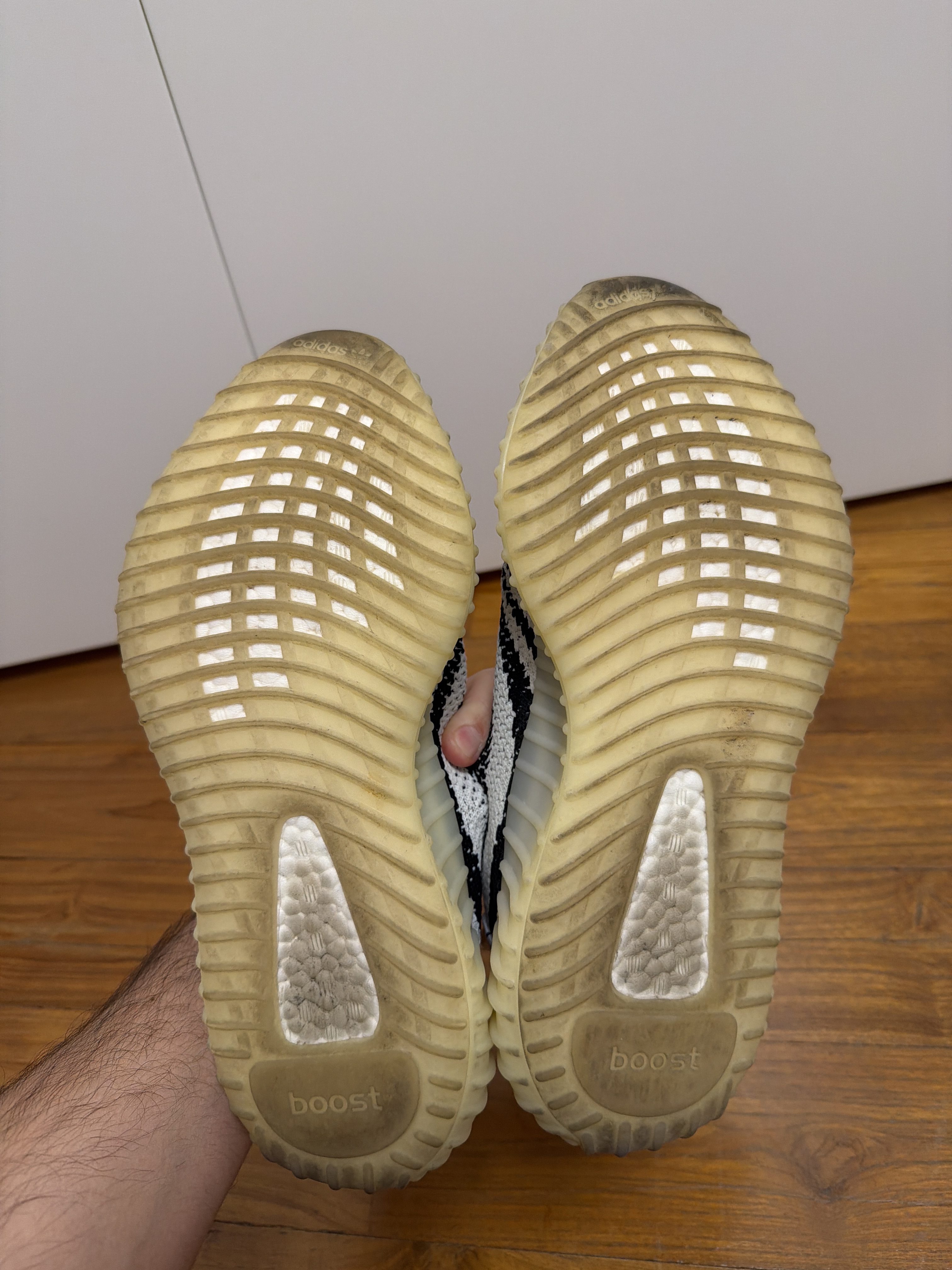 Yeezy Boost 350 V2 'Zebra' photo 5