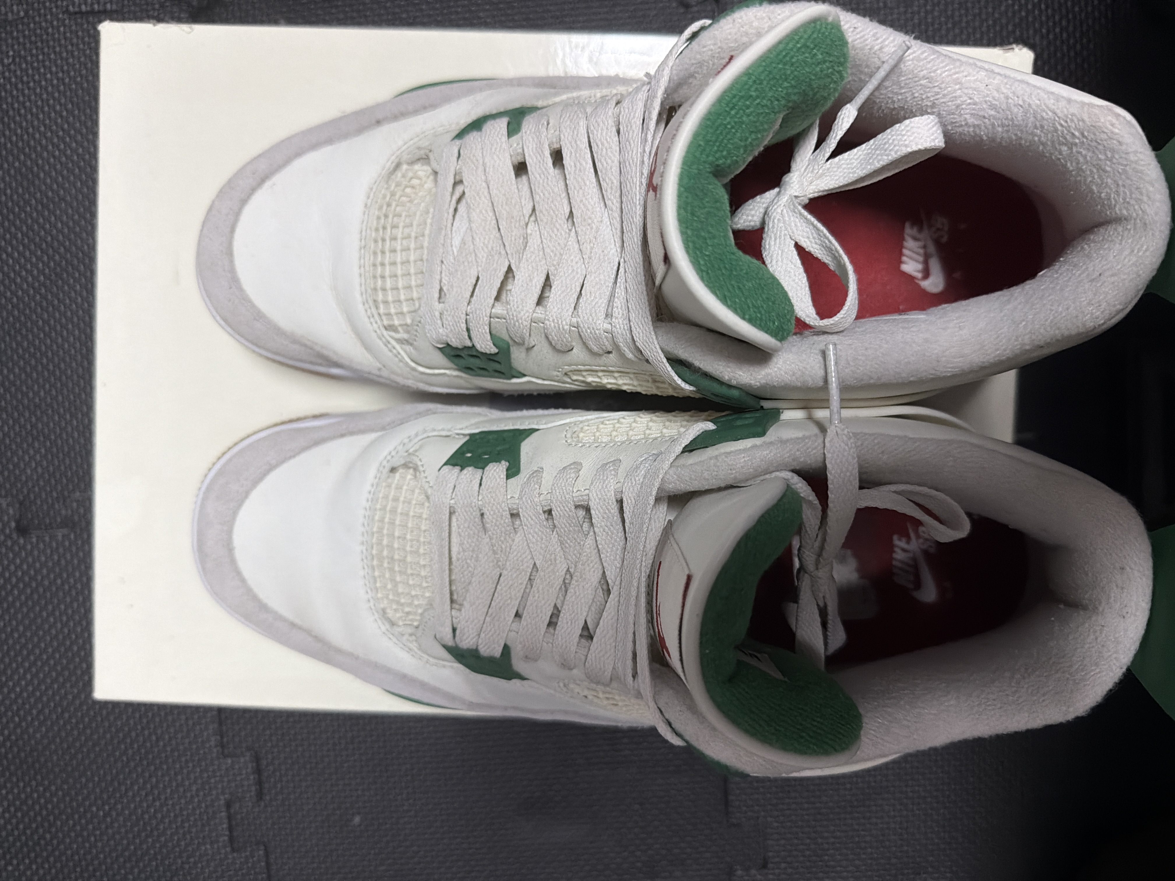 Air Jordan x Nike SB 4 'Pine Green' (2023) photo 3