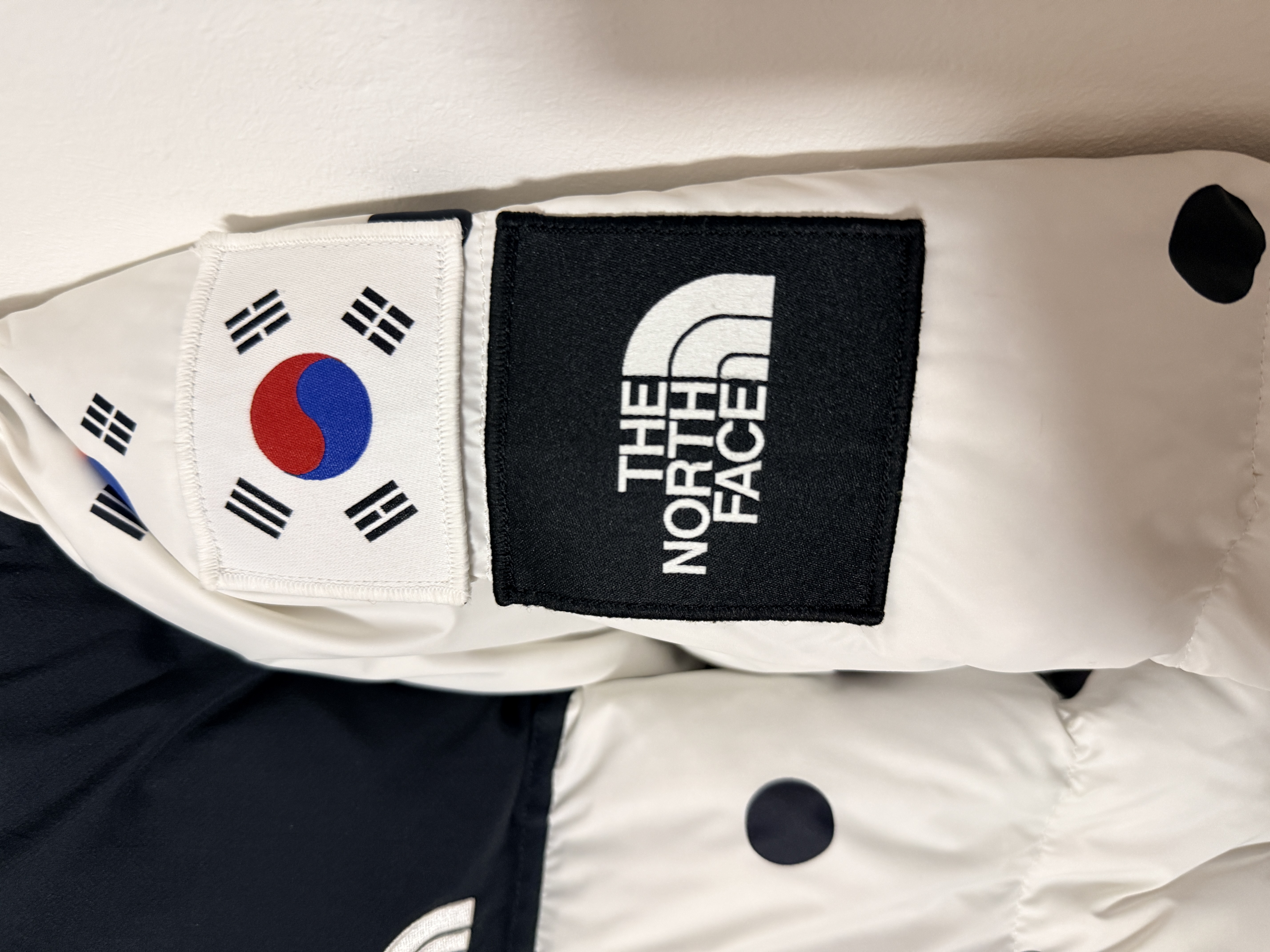 The North Face M IC Nuptse International Puffer TNF Jacket 'South Korea' Dots photo 3