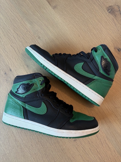 Air Jordan 1 Retro High OG 'Pine Green' (2020)