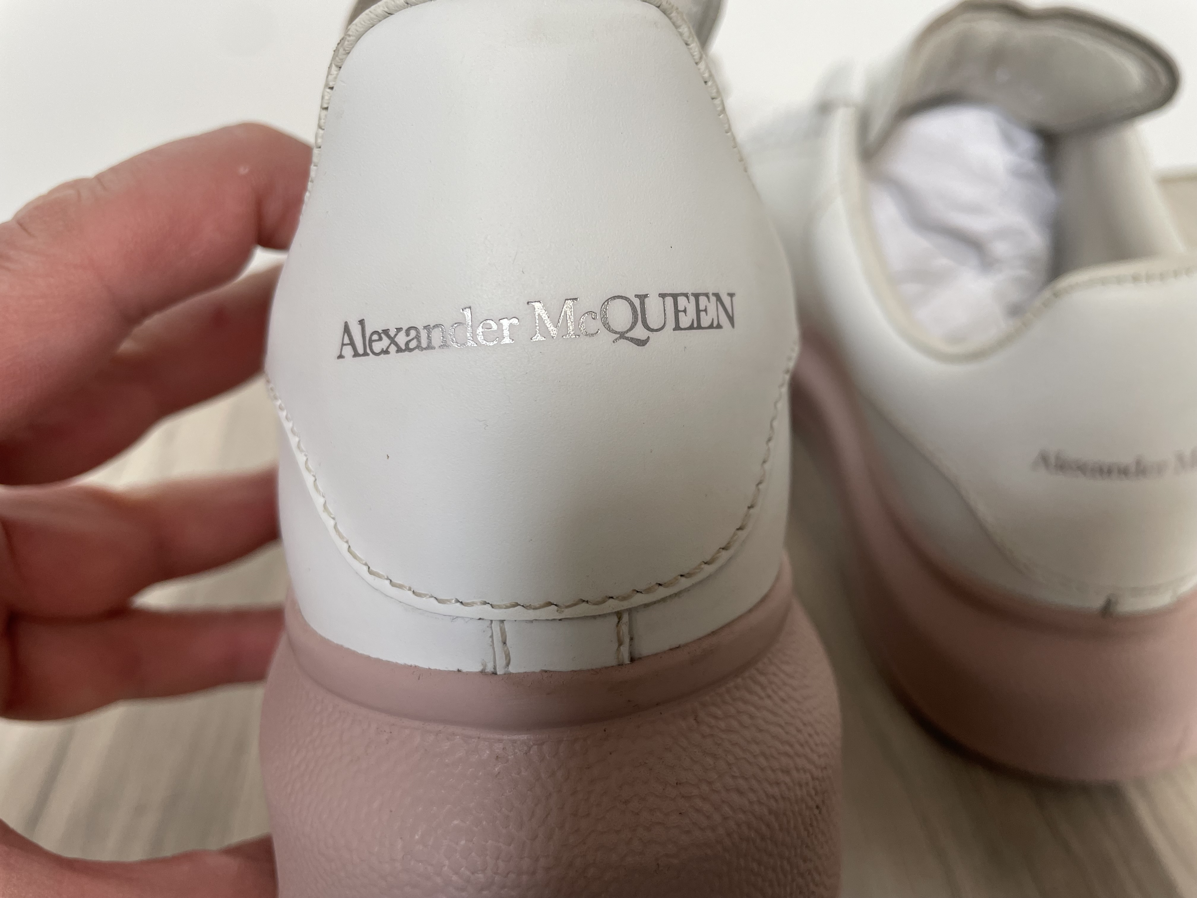 Luxury Alexander McQueen Oversized White photo 5