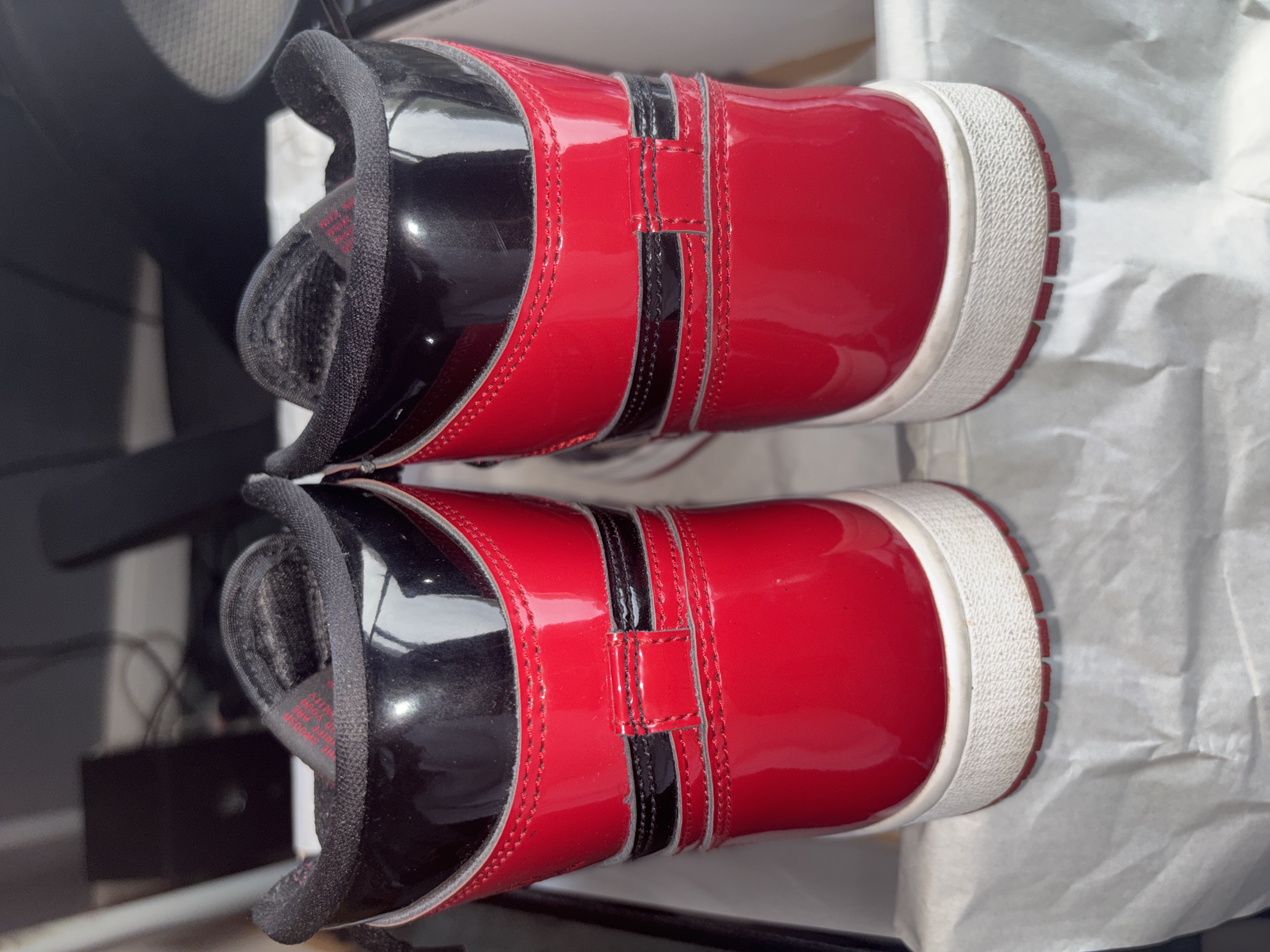 Air Jordan 1 Retro High OG 'Bred Patent' (2021) photo 4