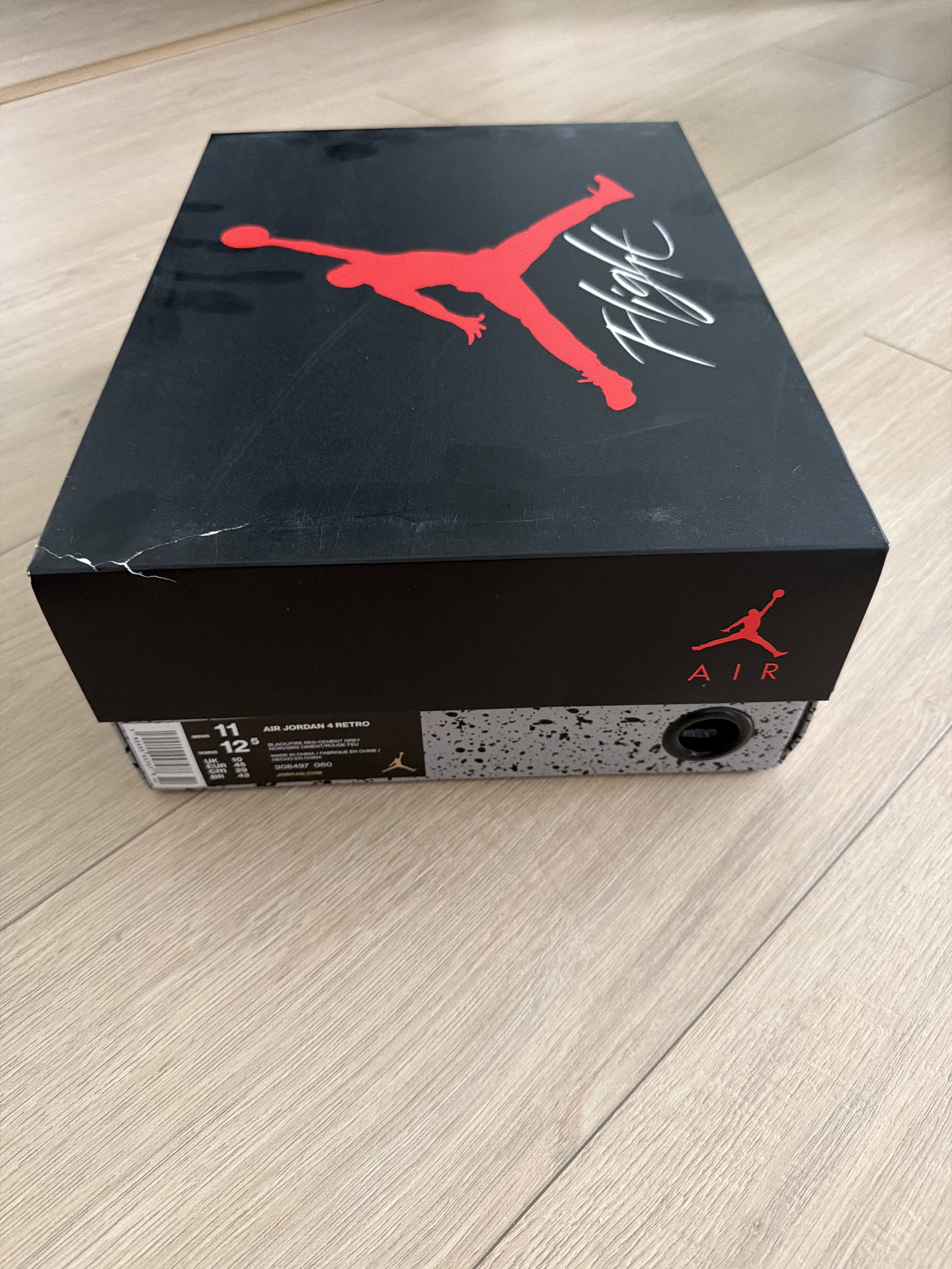 Air Jordan 4 Retro 'Bred' (2019) photo 7