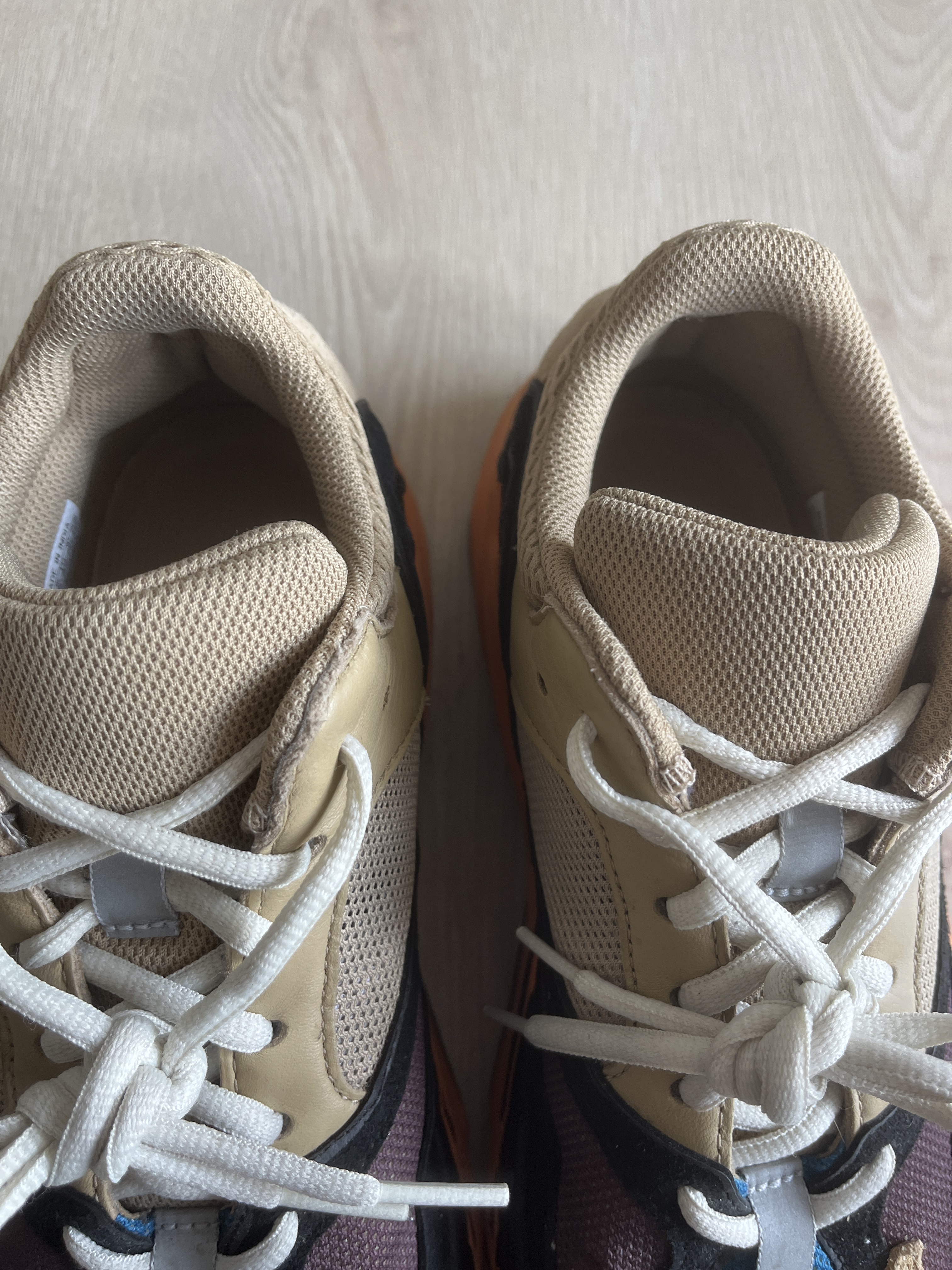 Yeezy Boost 700 'Enflame Amber' (2021) photo 9