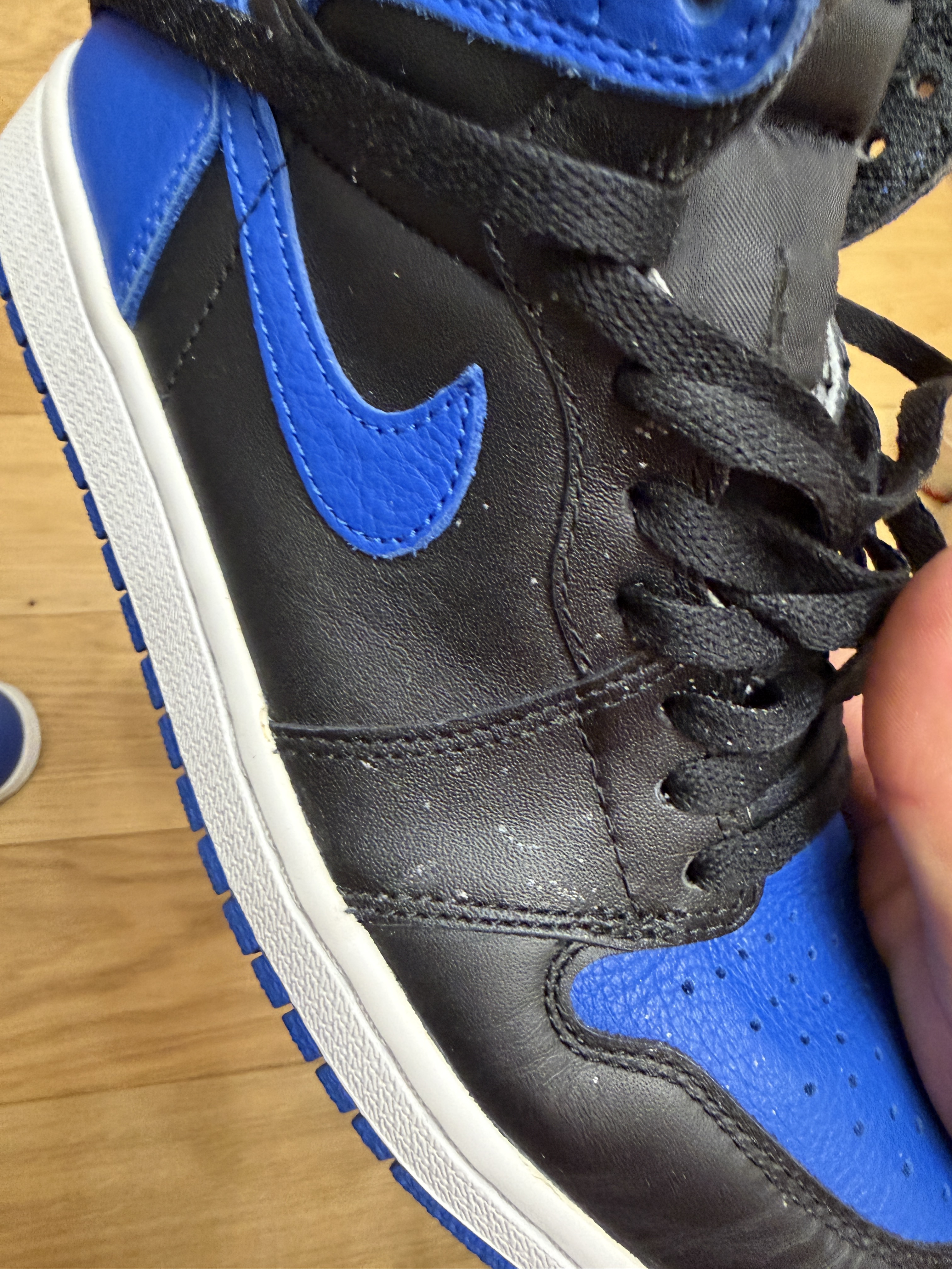 Air Jordan 1 Retro High 'Royal Blue' (2017) photo 9